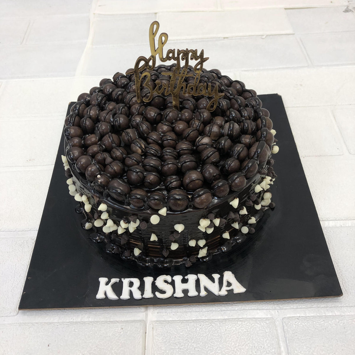 Choco Balls Chocolate Cake – Bento Cakes Noida