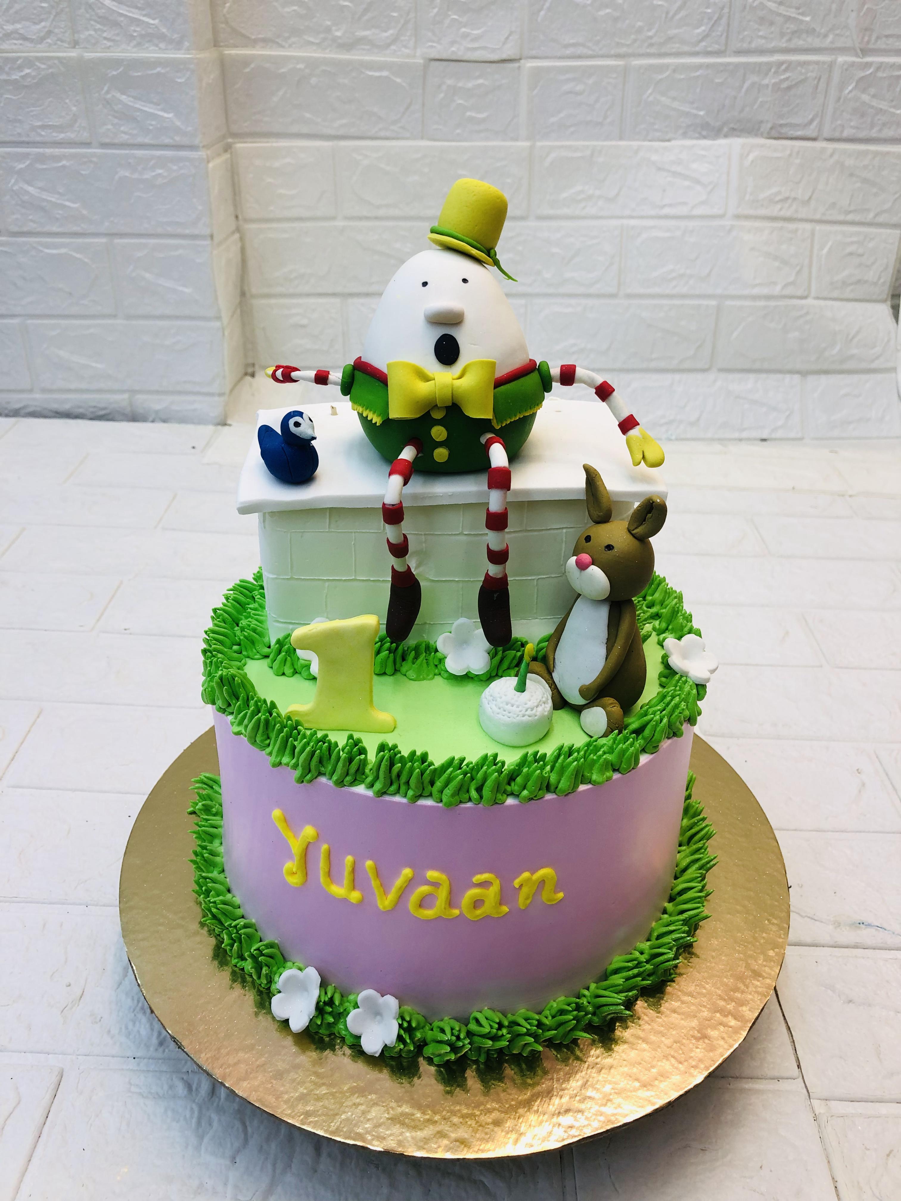 Humpty Dumpty Baby Cake