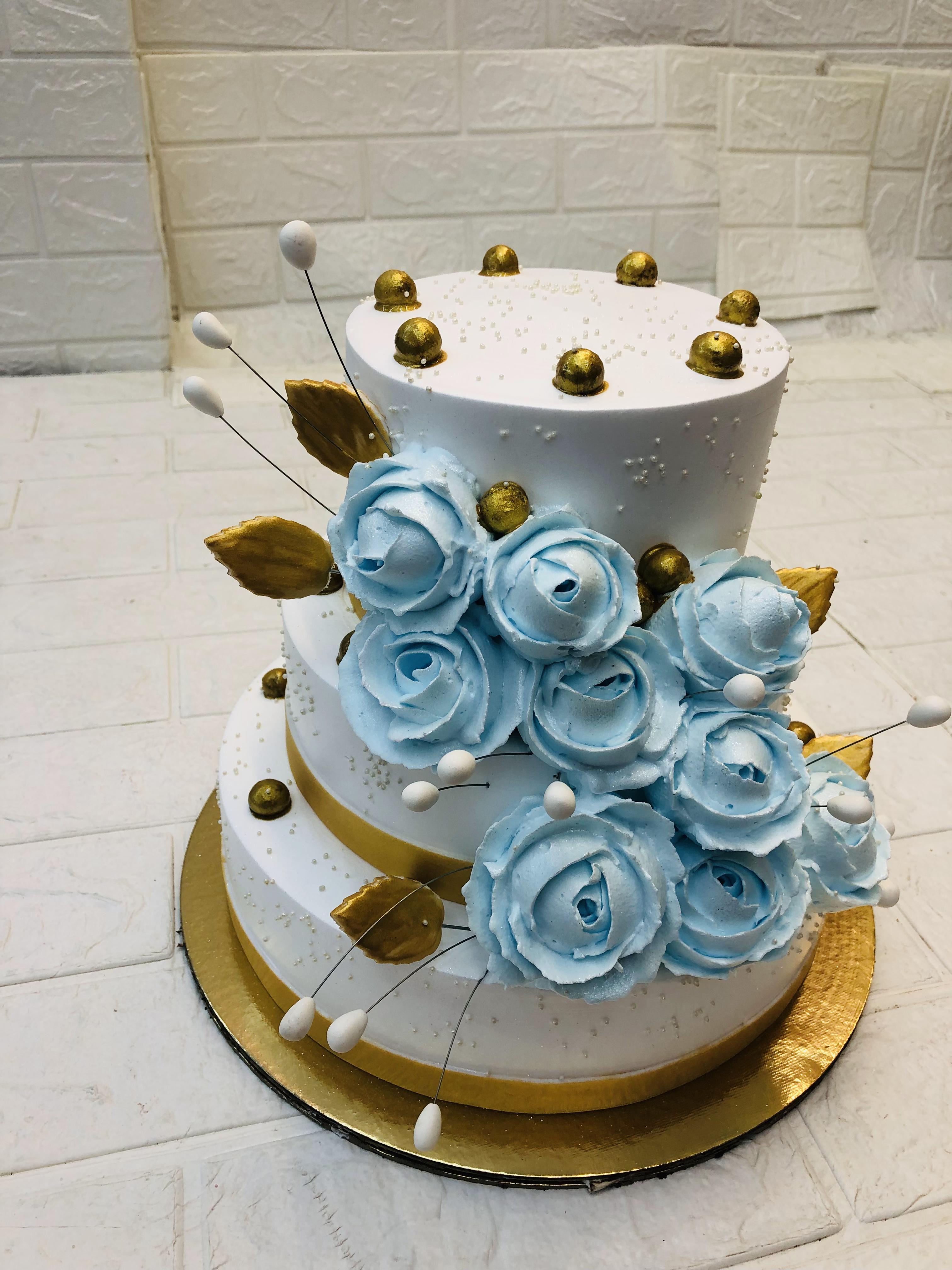 Sweet Little Things Cake