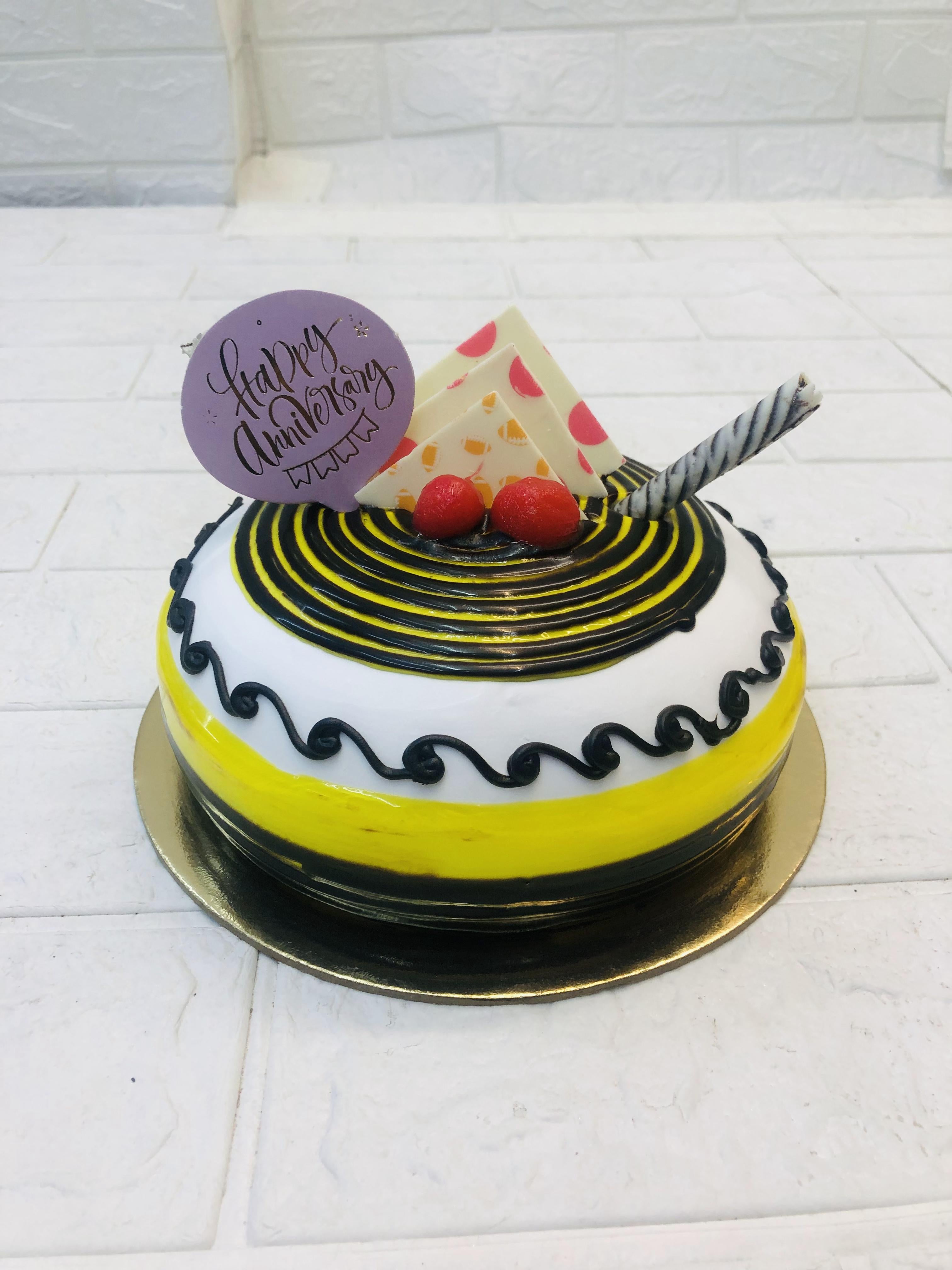 Pineapple Beautiful Design Cake