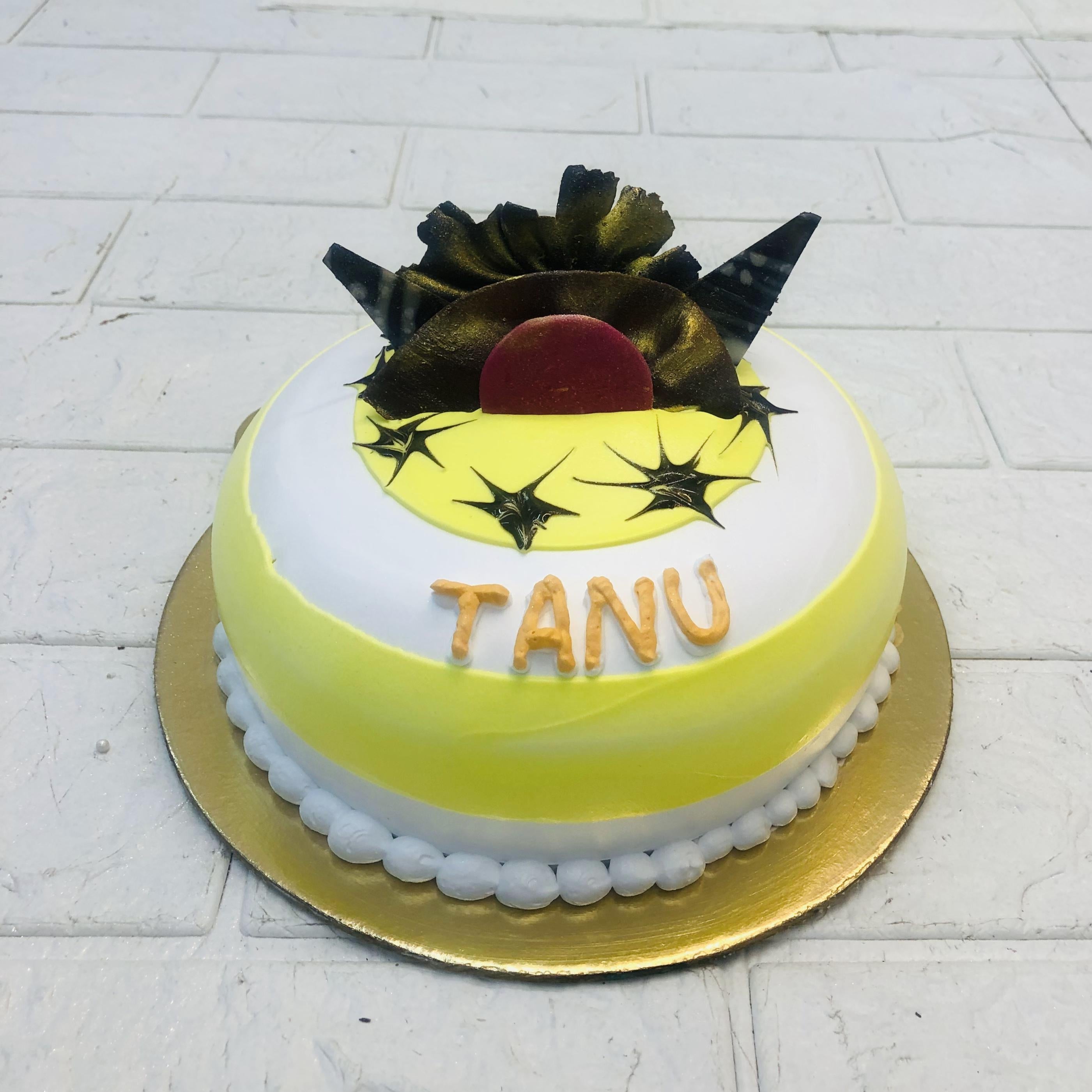 Yellow Round Basic Birthday Cake