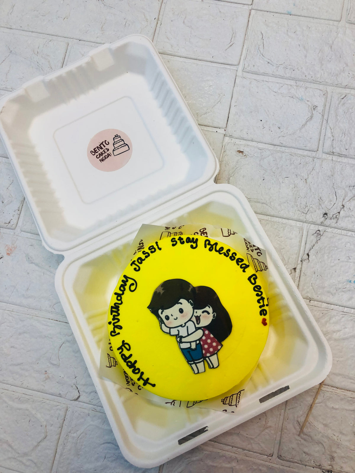 Couple Love Yellow Bento Cake