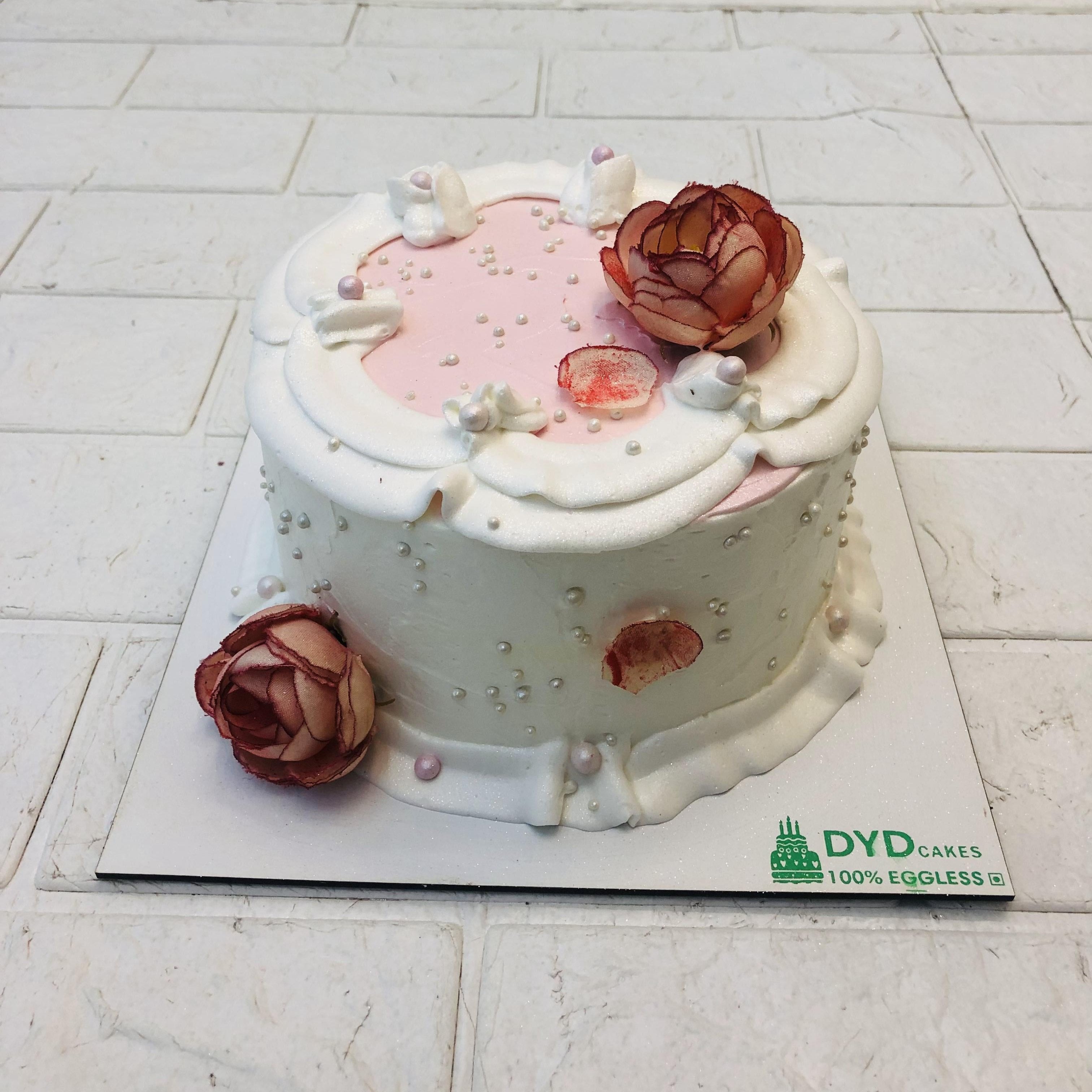 Aesthetic White Floral Cake