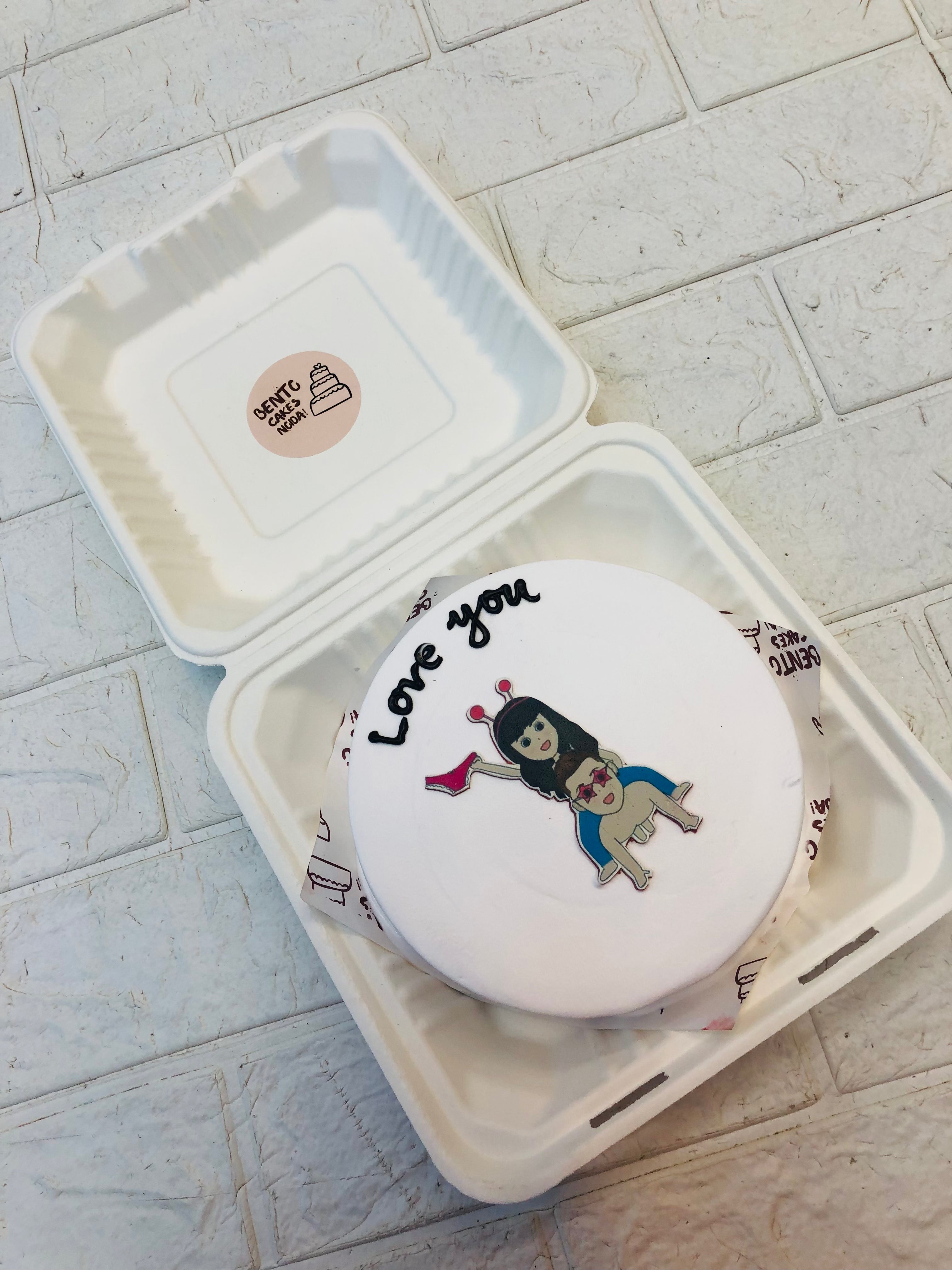 Enjoying Couple Theme Bento Cake