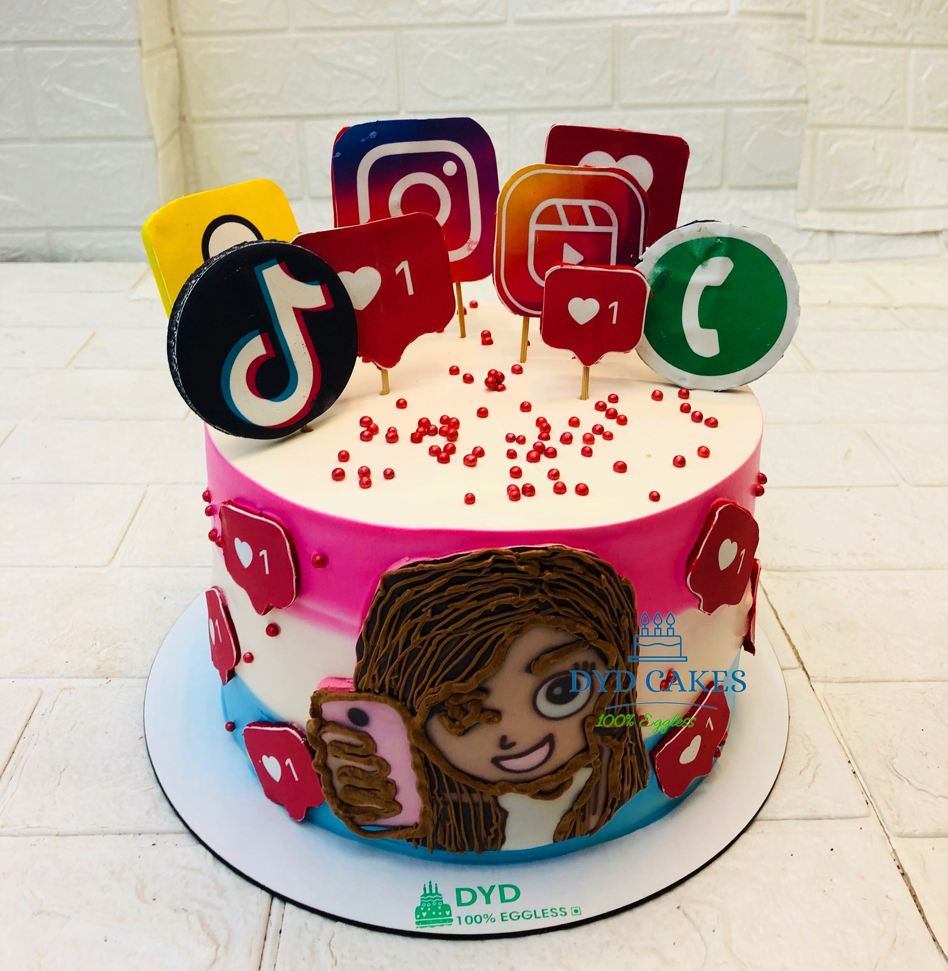 Social Media Queen Theme Cake