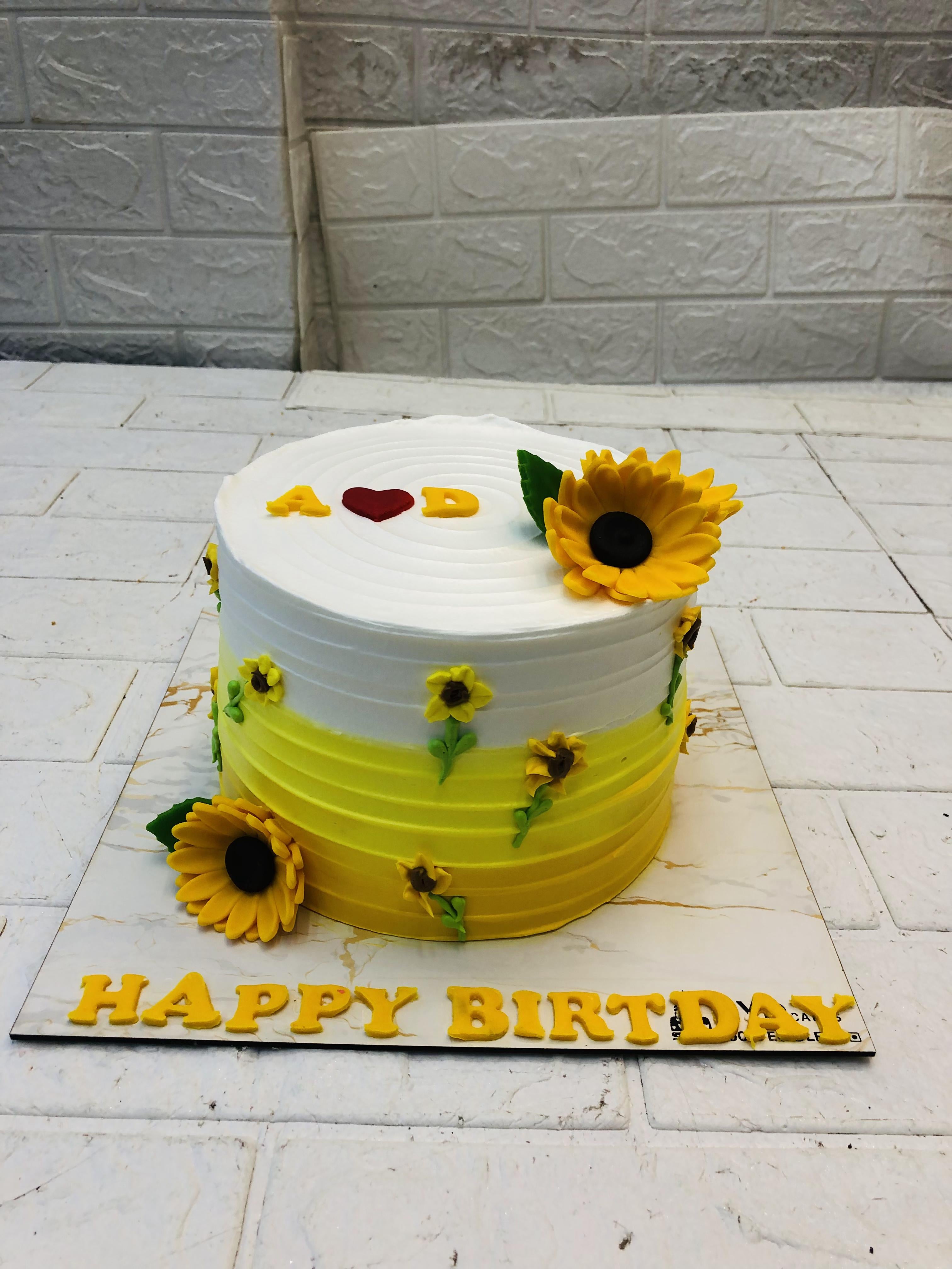 Sunflowers Basic Cake