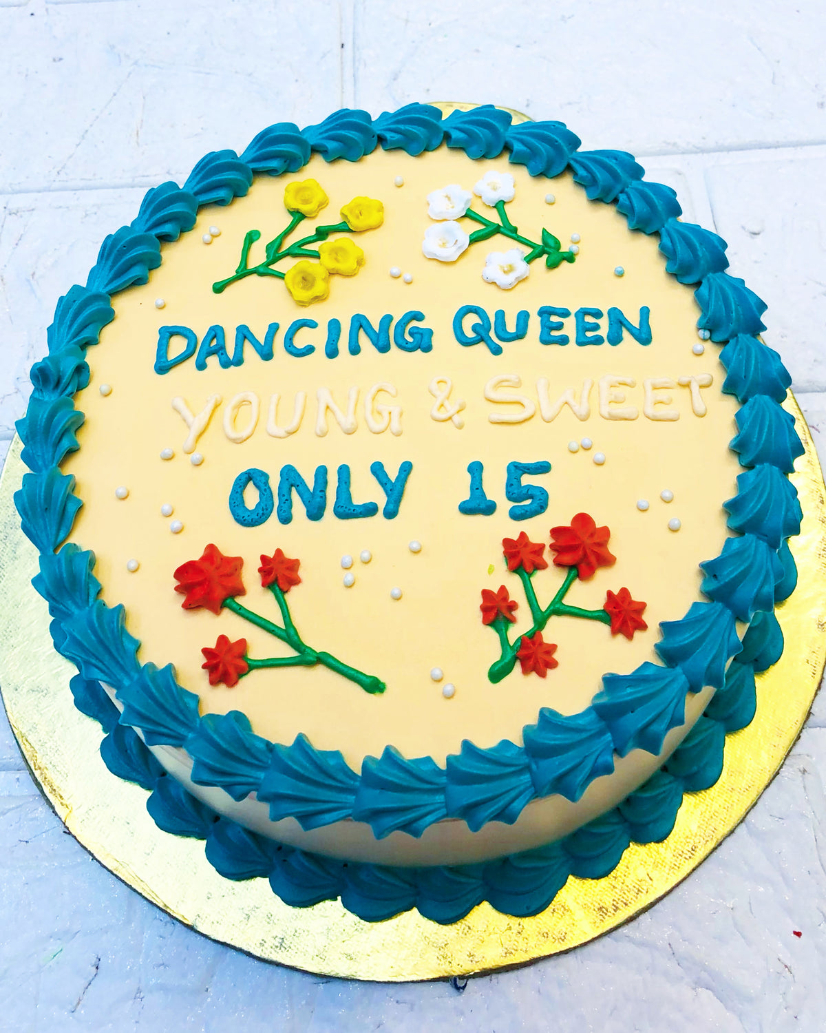 Dancing Queen Flowers Cake