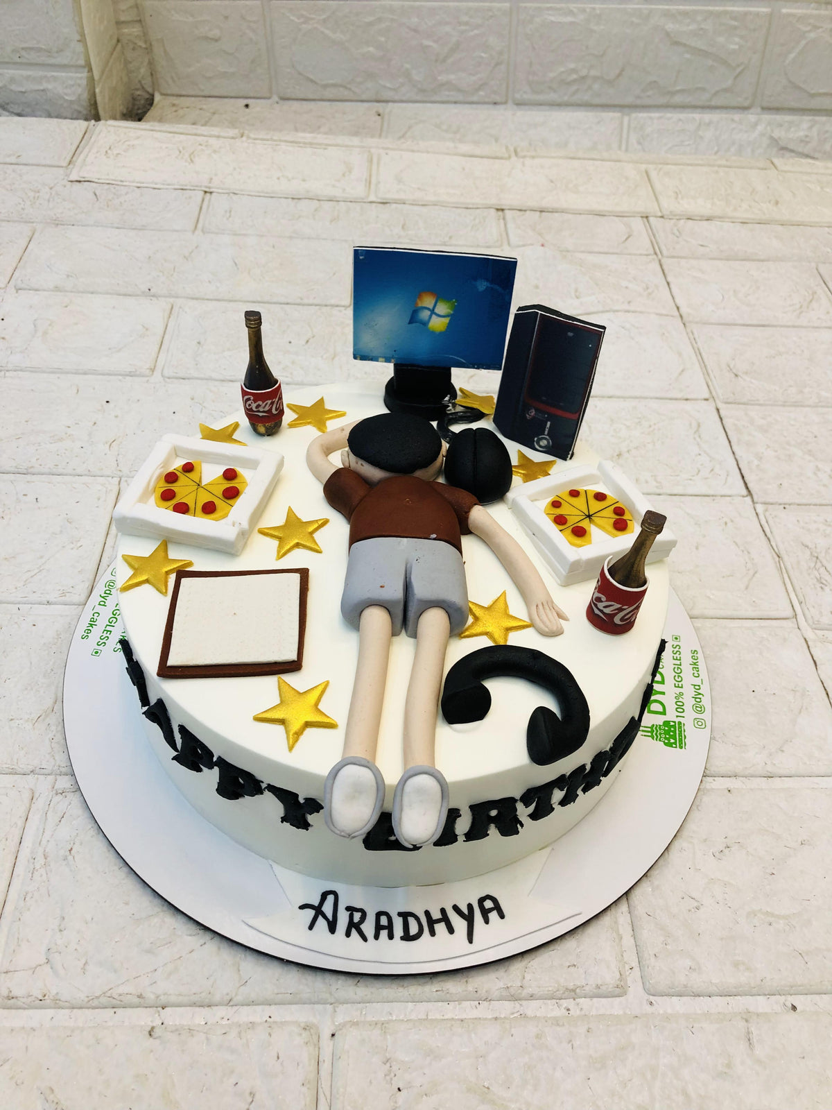 Computer Lover Cake Lazy Computer & Foody Lover Cake – Bento Cakes Noida