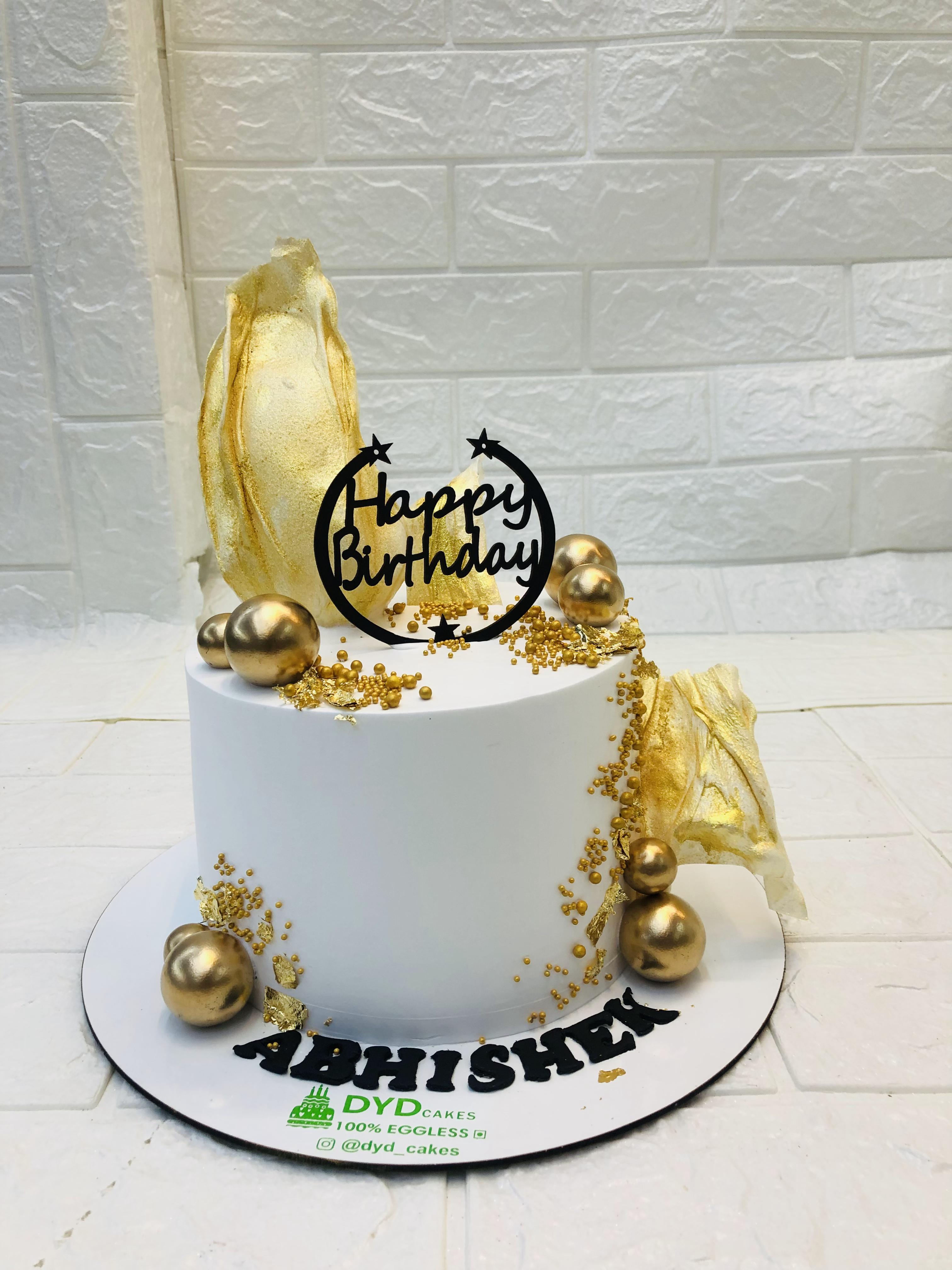 White and Gold Cake 2