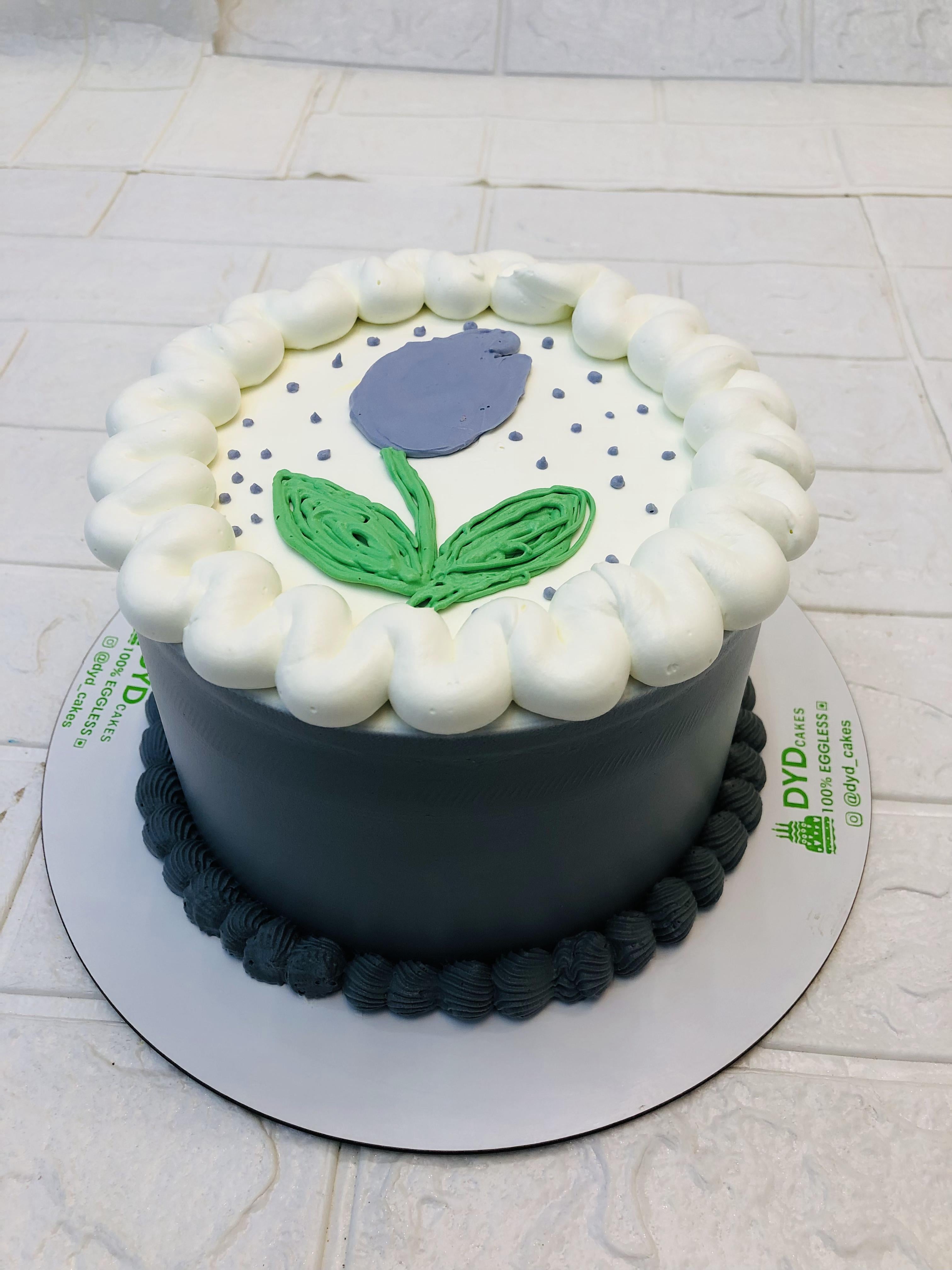 Black White Flower Cake