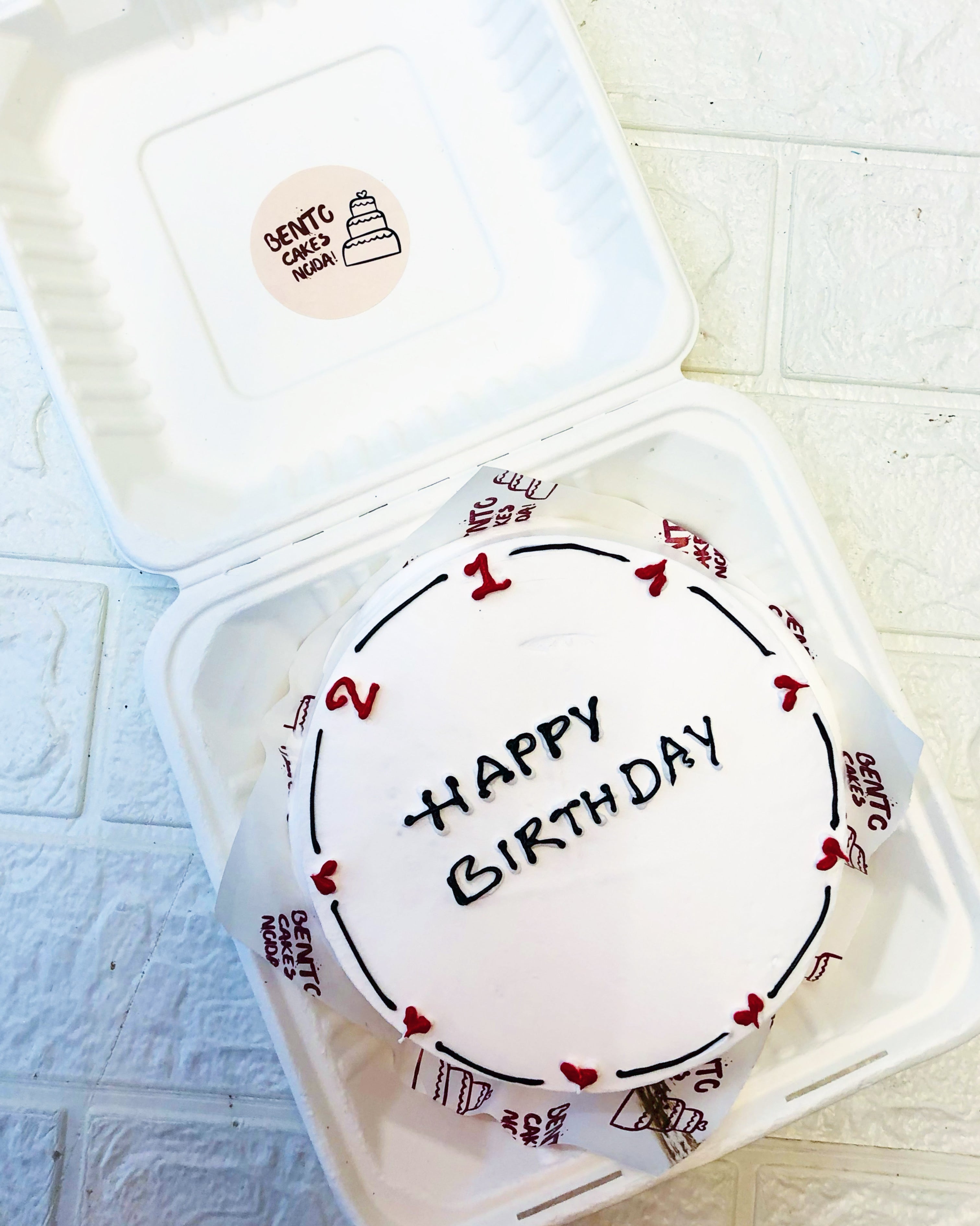 White red Bento Cake