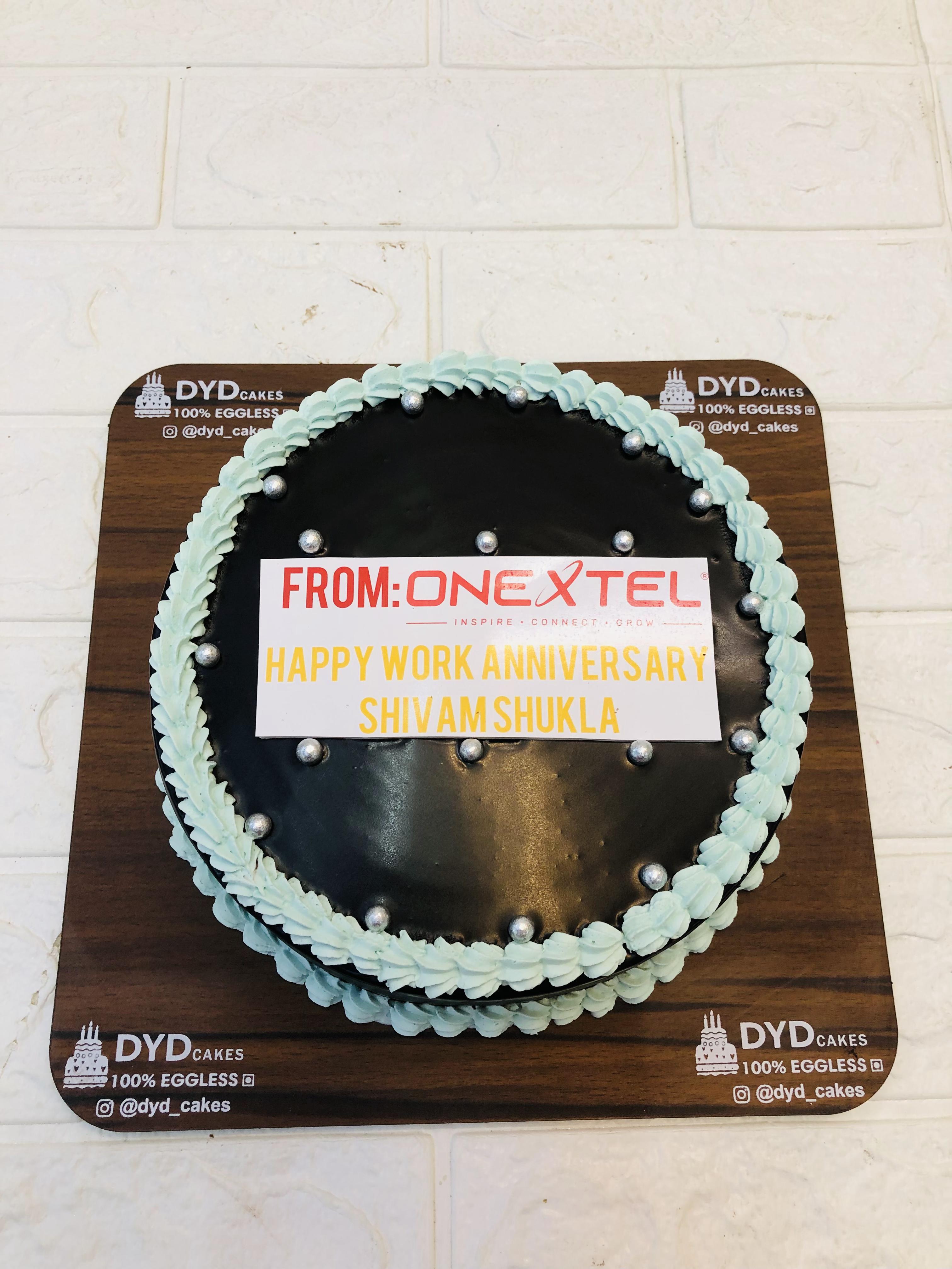 Poster Anniversary Cake