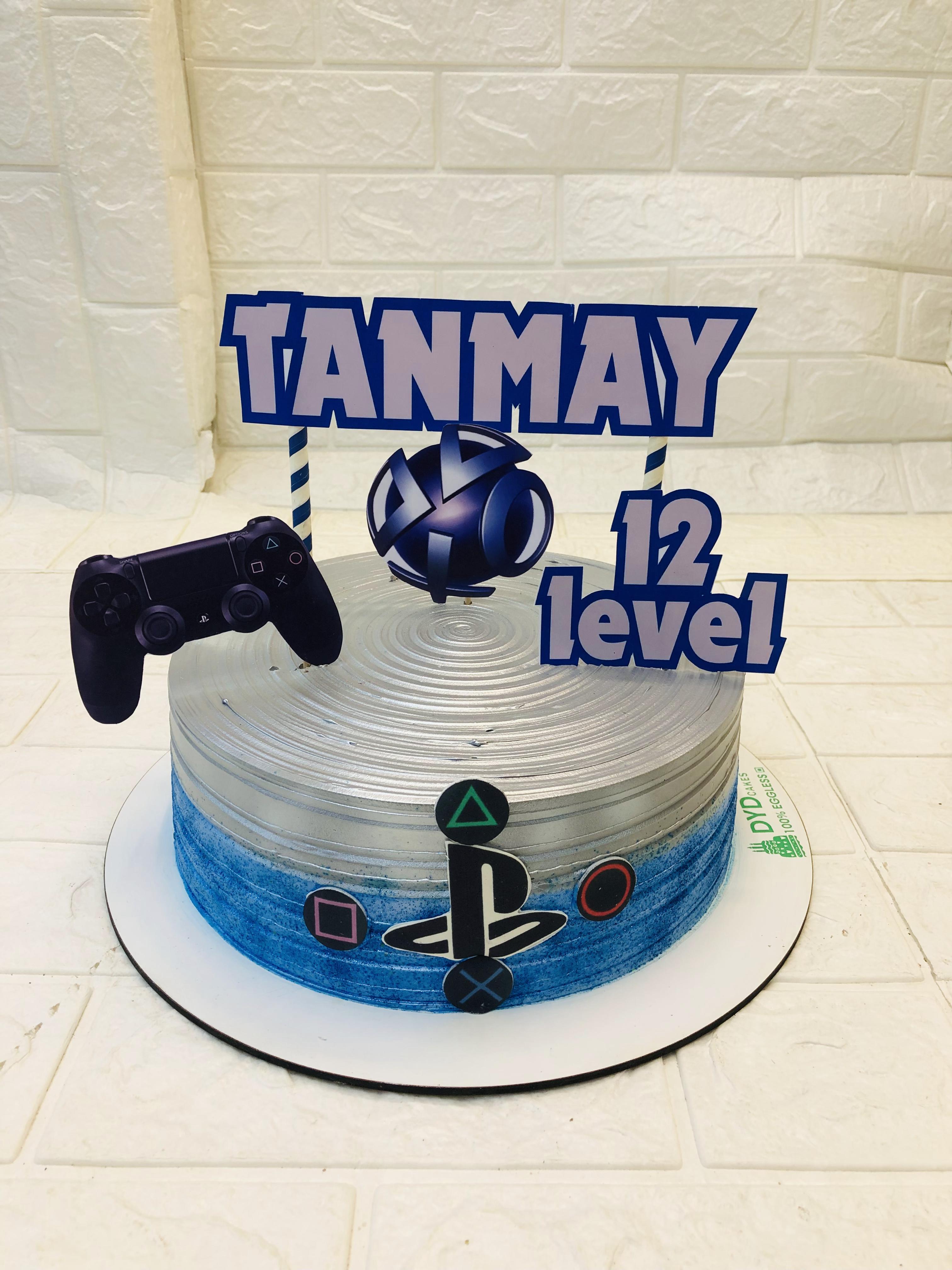 X Box Game Theme Creamy Cakes