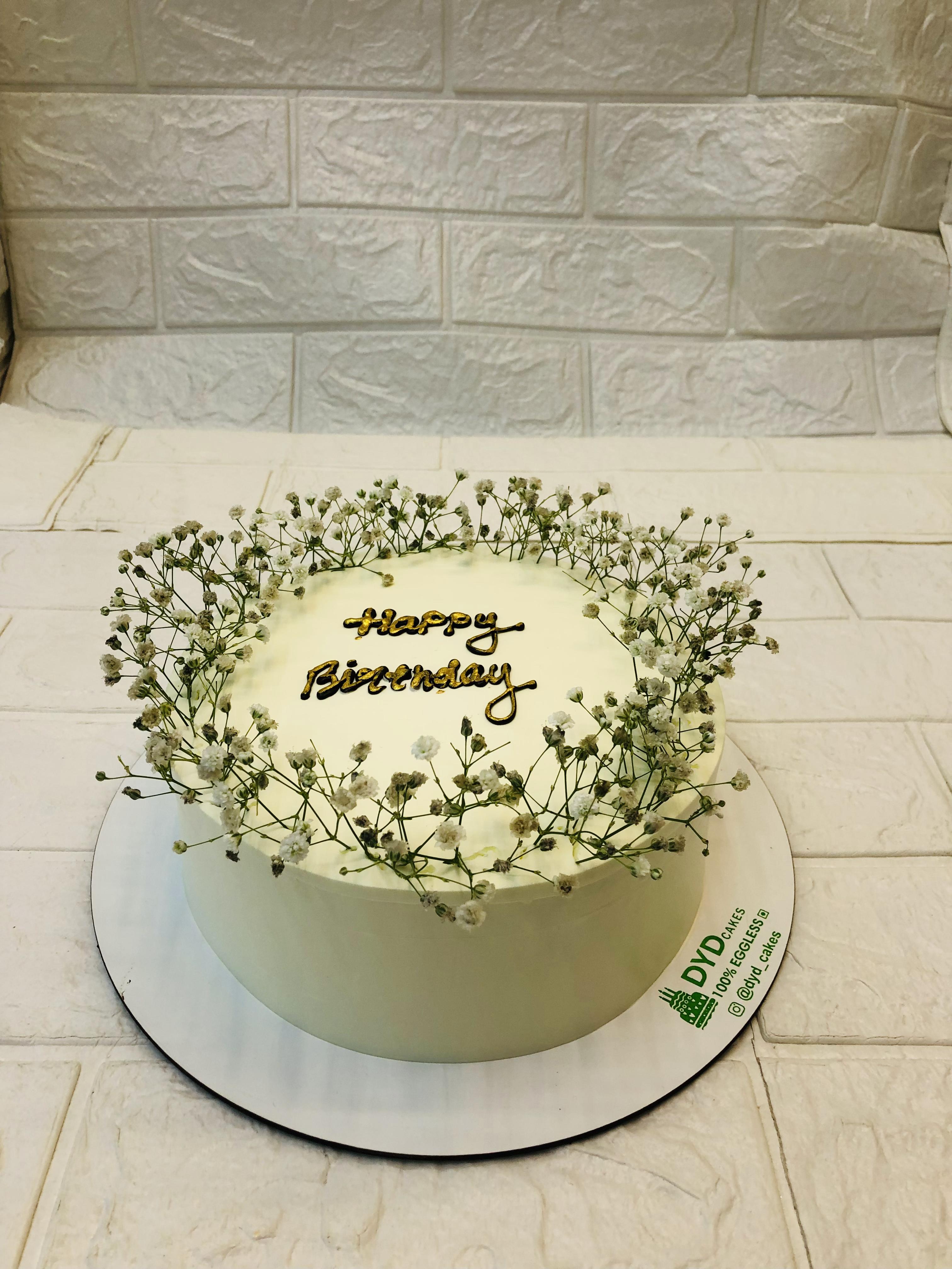 Vintage White Flowers On Basic Cake