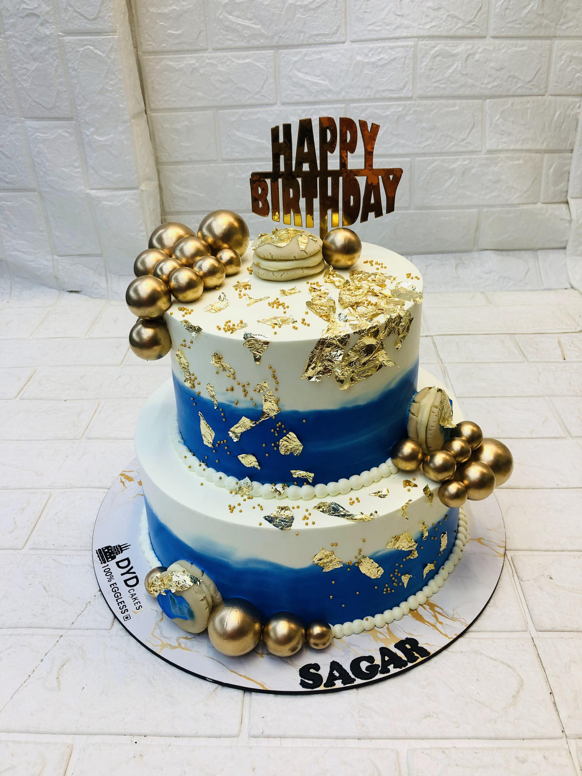 White & Blue Cake