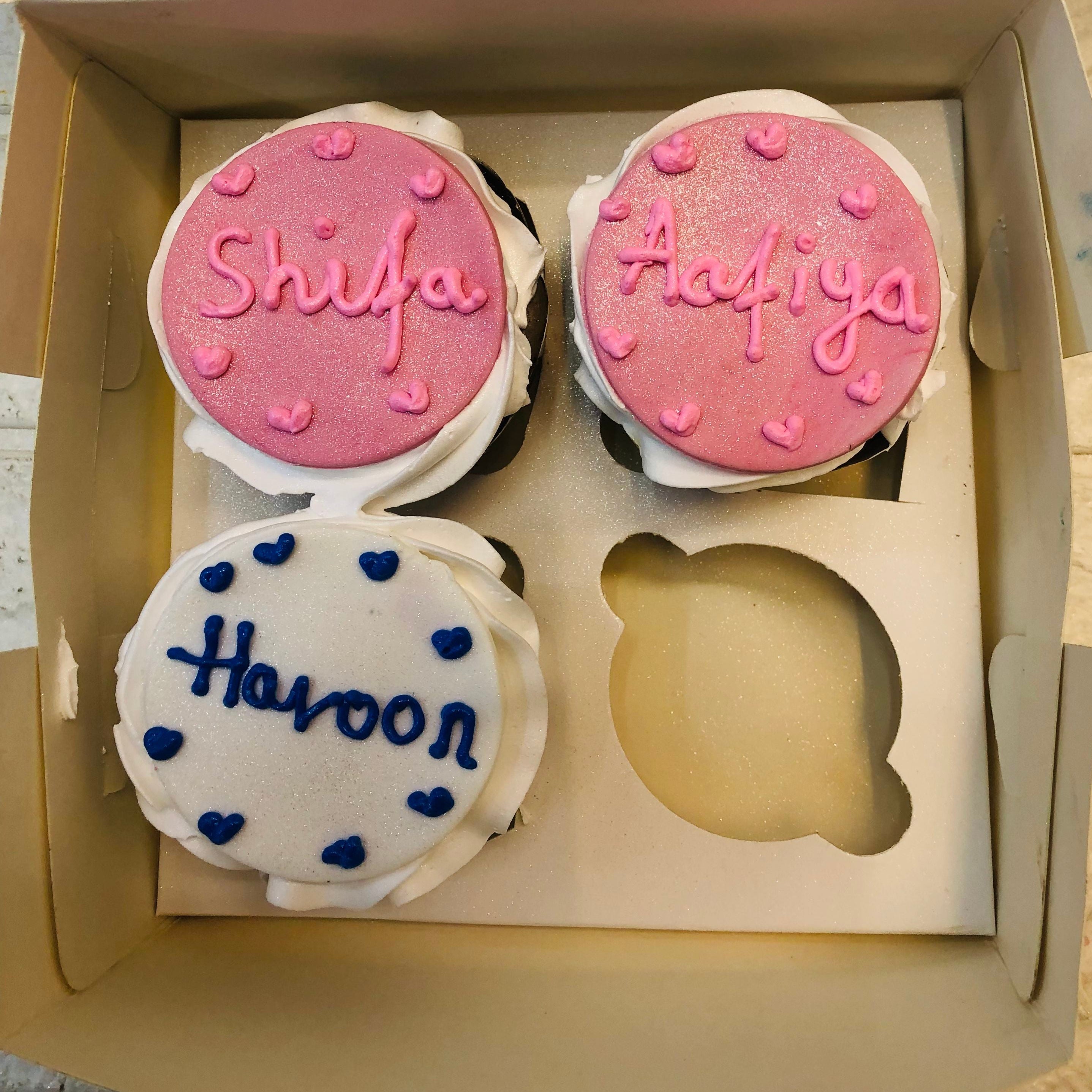 Aesthetic Pink White 3 Cupcakes Set