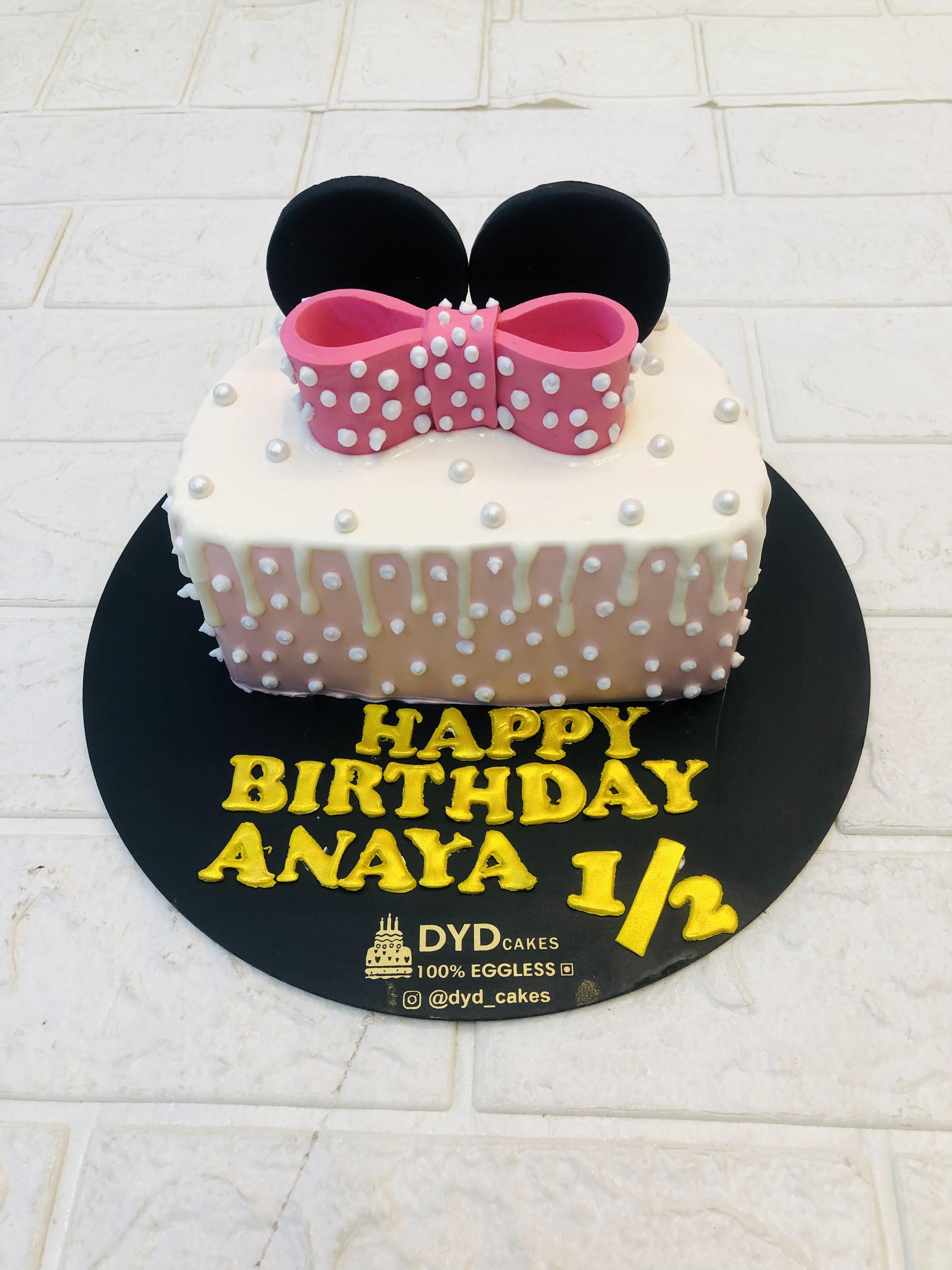 Minnie Mouse Half Cake