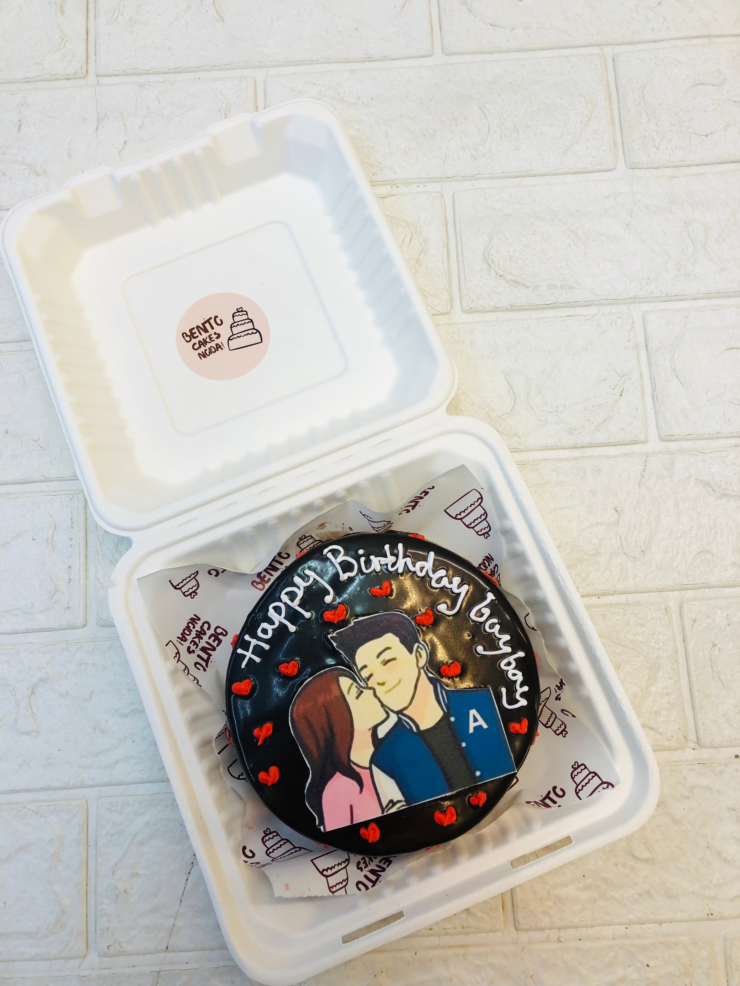 Kissing Couple Theme Chocolate Bento