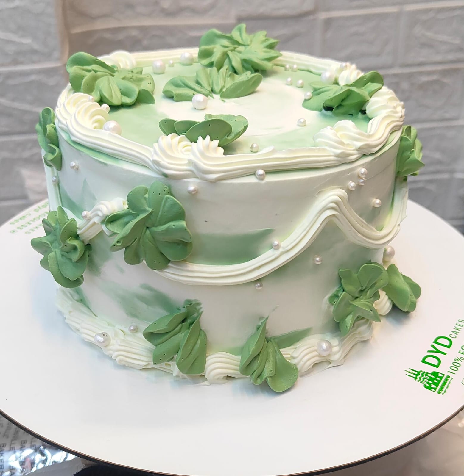 Premium Photo Green Cake