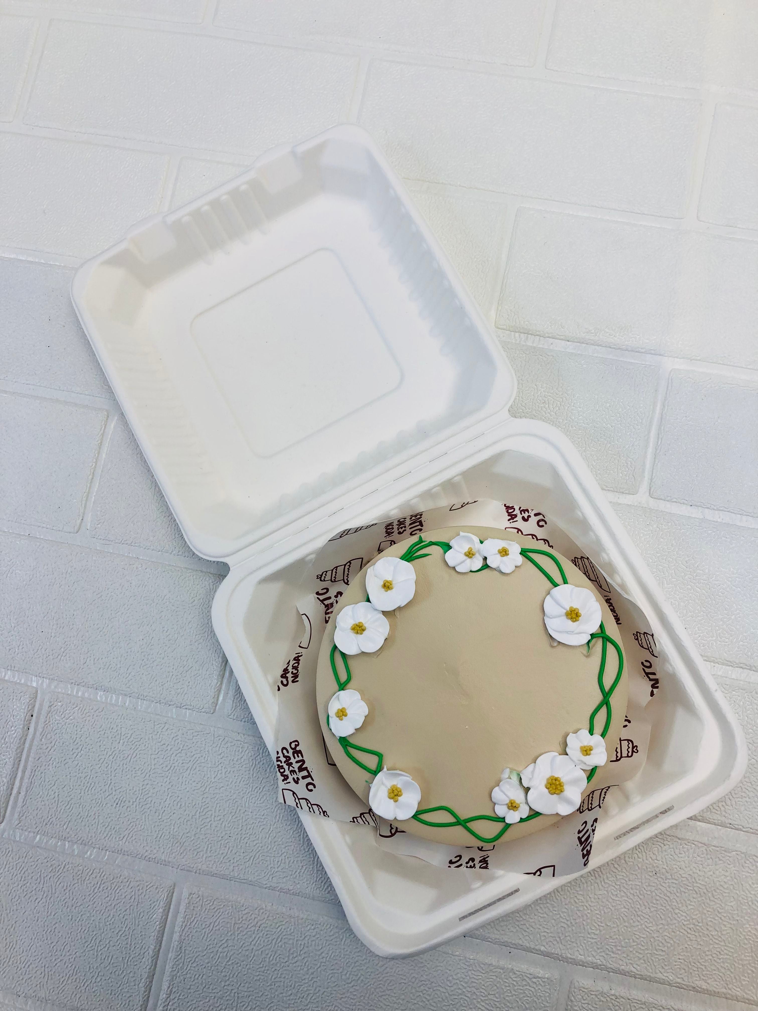 White Floral Theme Beautiful Bento Cake