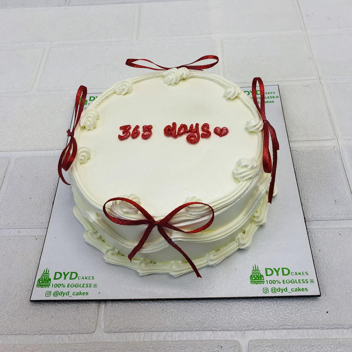 Vintage Red White Theme Cake