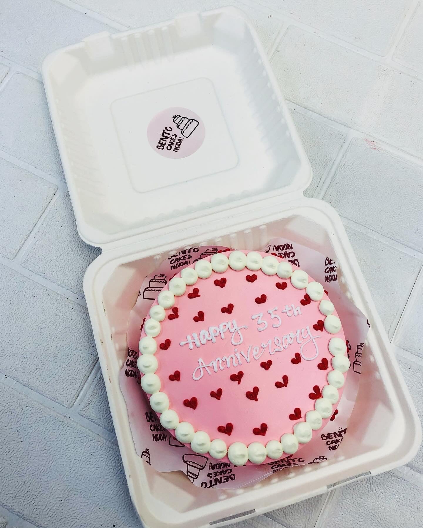 Red Hearts Aesthetic Bento Cake