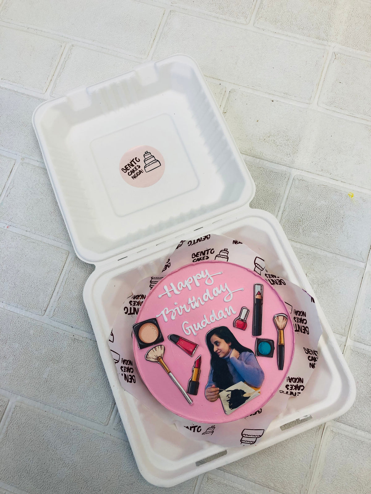 Makeup Girl Pink Bento Cake
