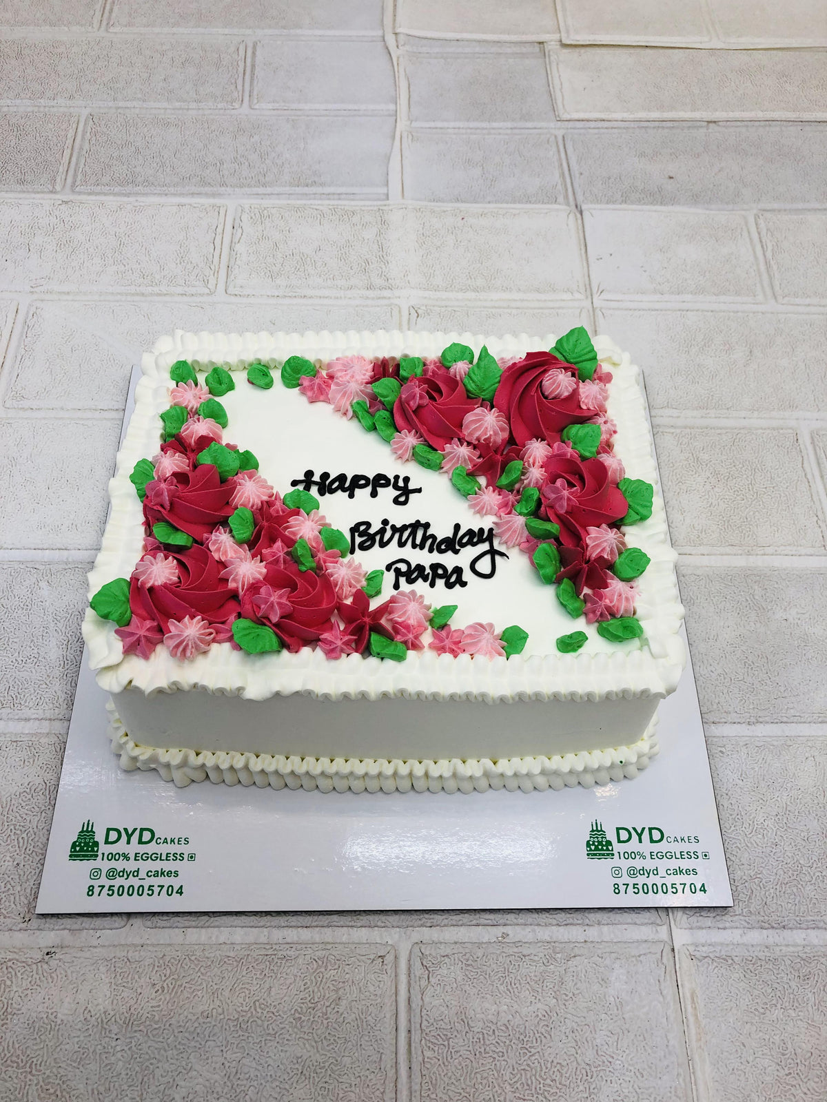 Basic Cake with Red Roses Theme