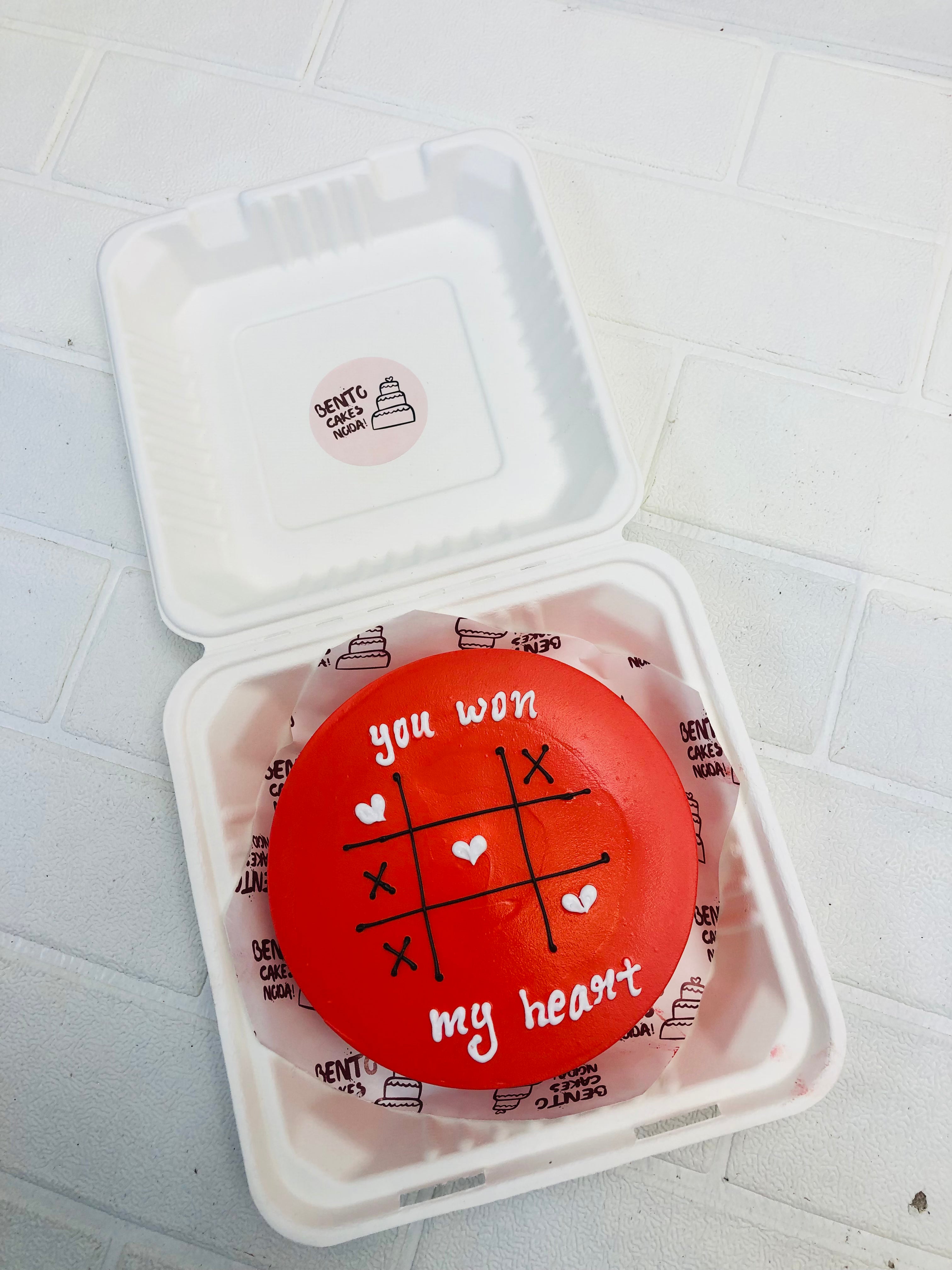 Tic-Tac-Toe Love Theme Bento Cake