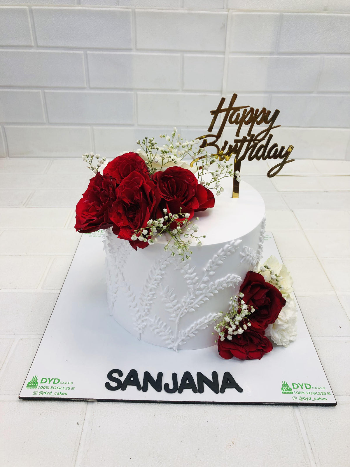 Red Roses On White Beautiful Cake