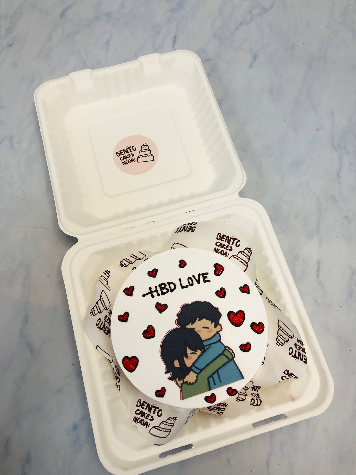 Couple Hug white Theme Bento Cake