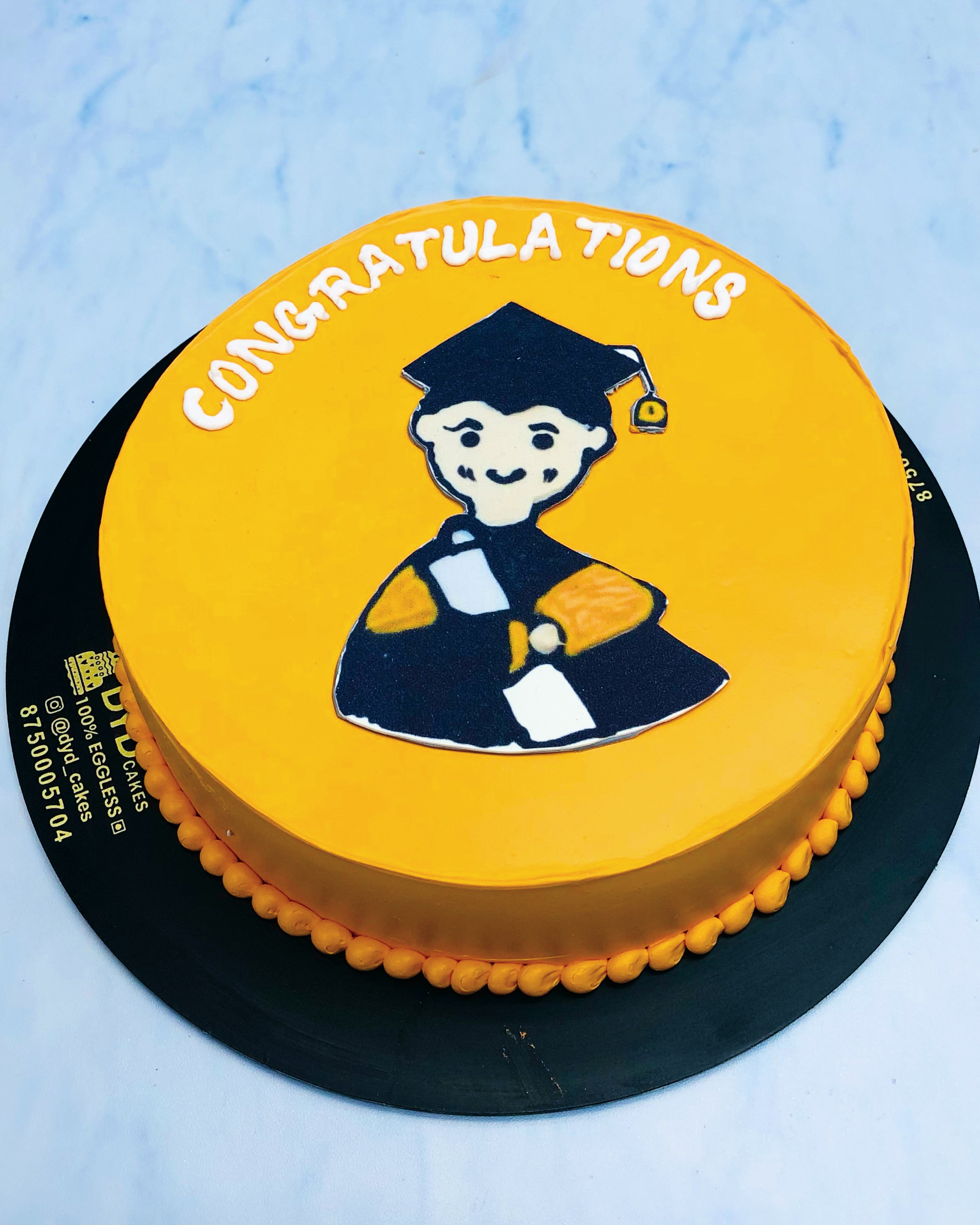 Graduation Theme Cake