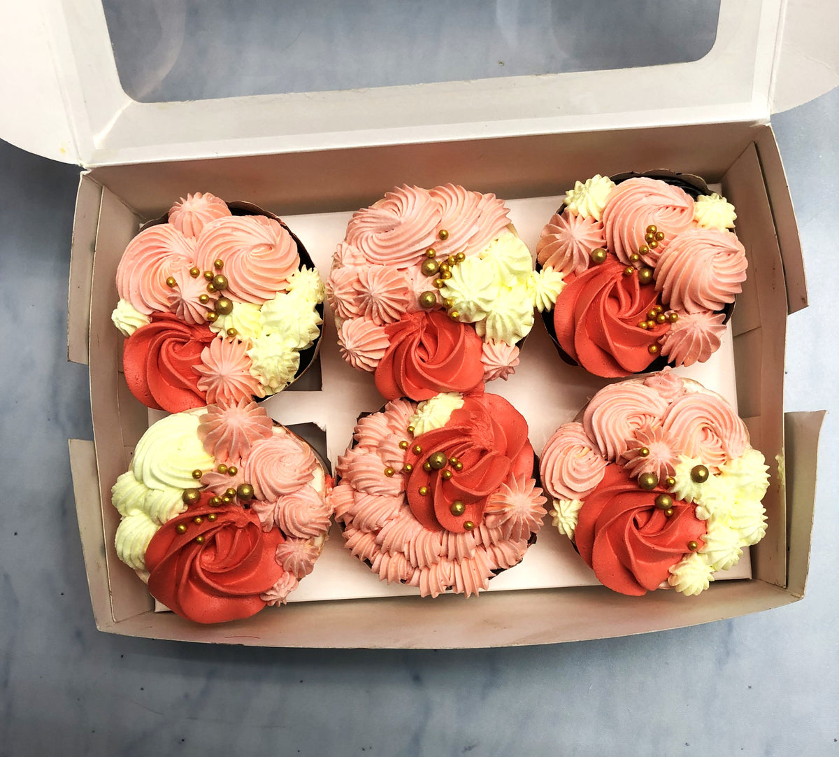 Classic Dazzling Cupcakes Set