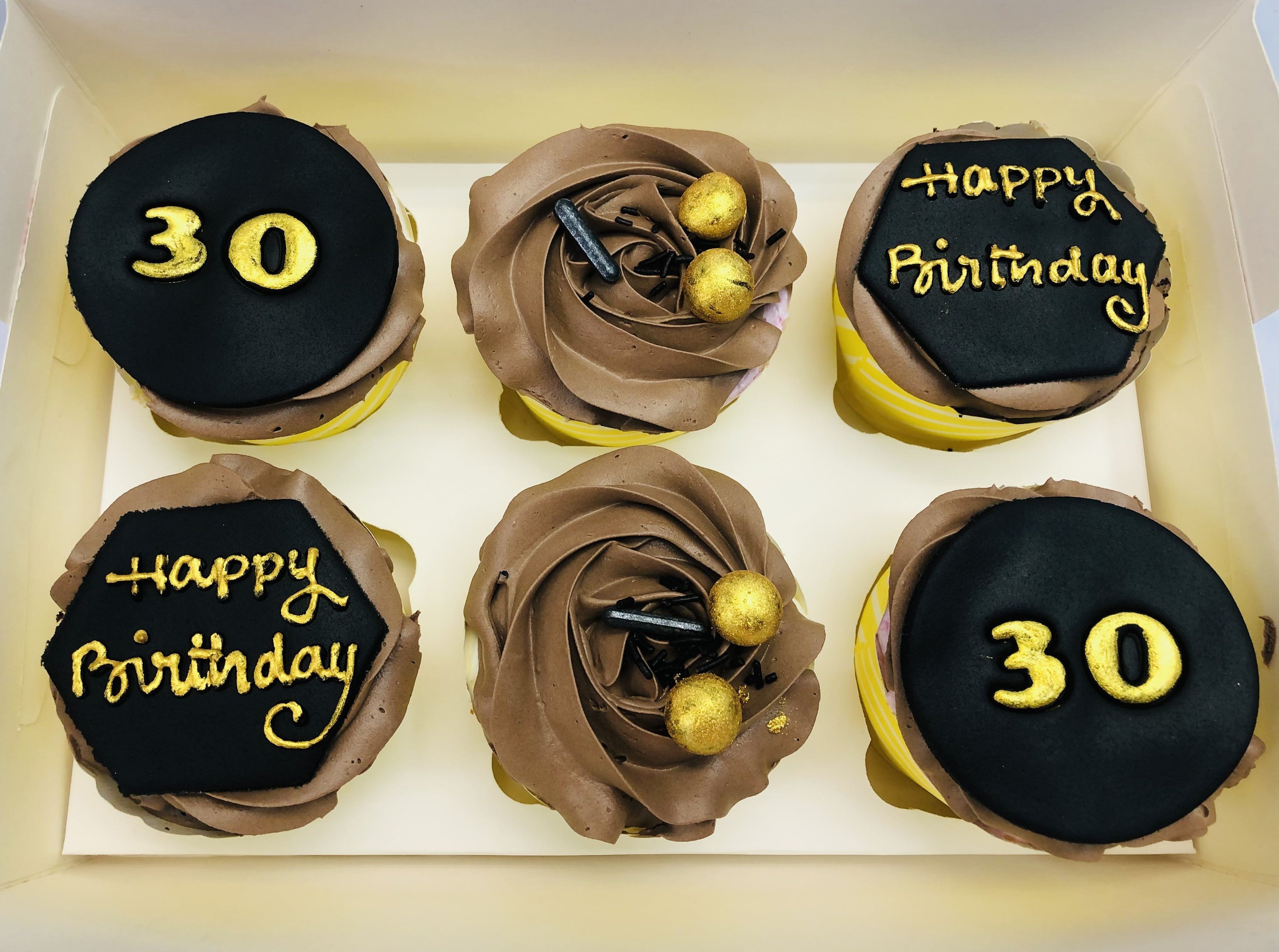 Black Brown Cupcakes Set