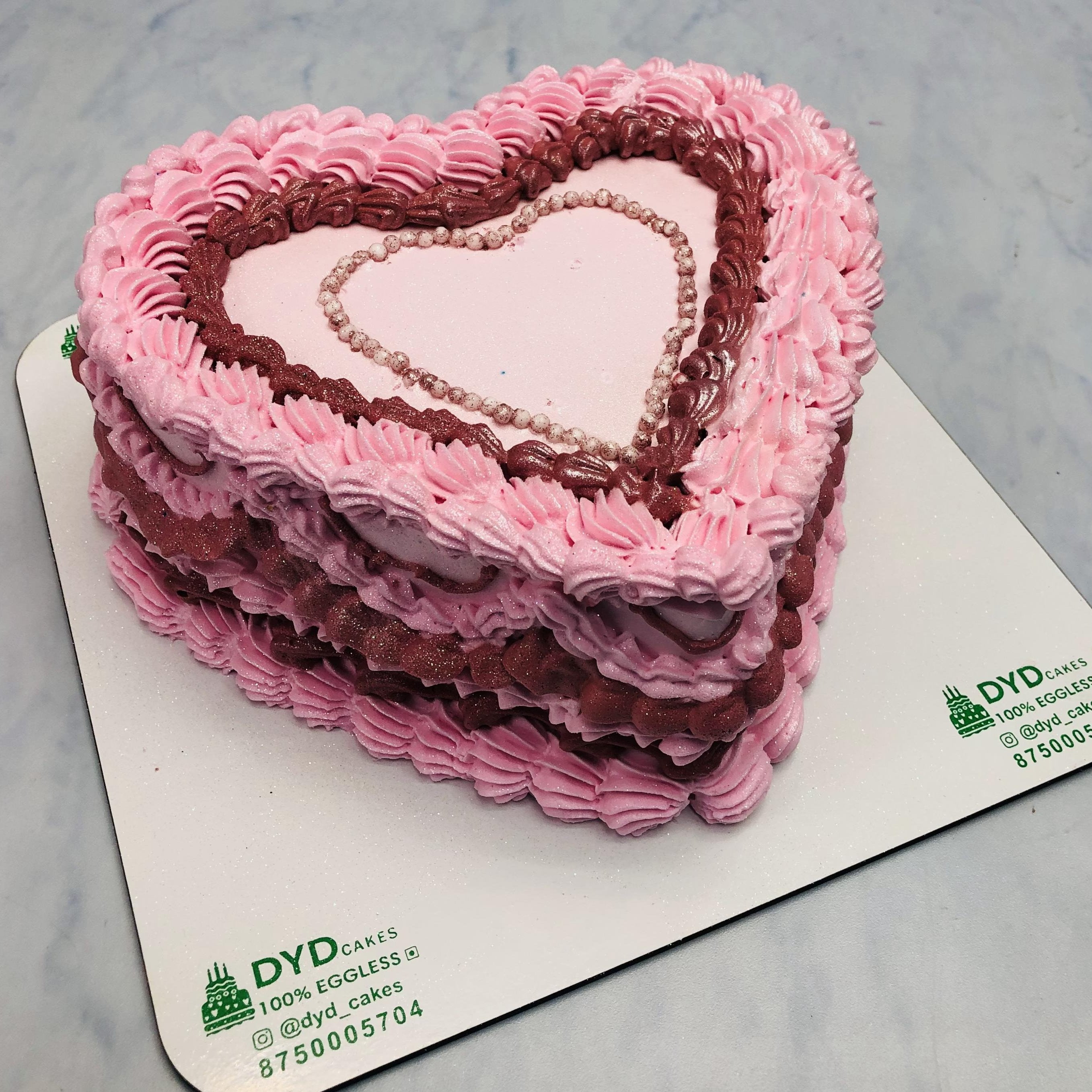 Sweet Vintage Heart Shape Cake