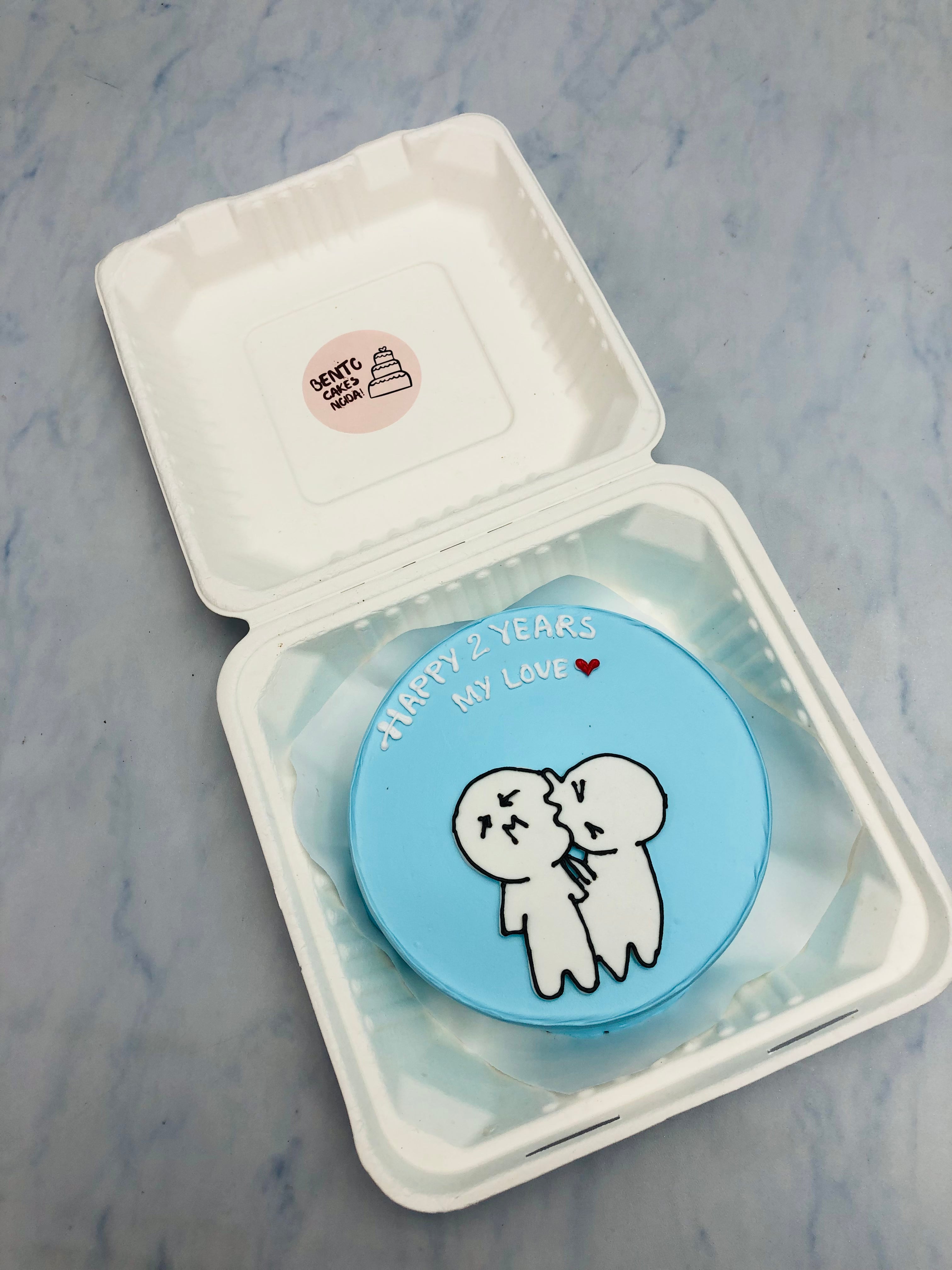 Kissing Couple Bento Cake