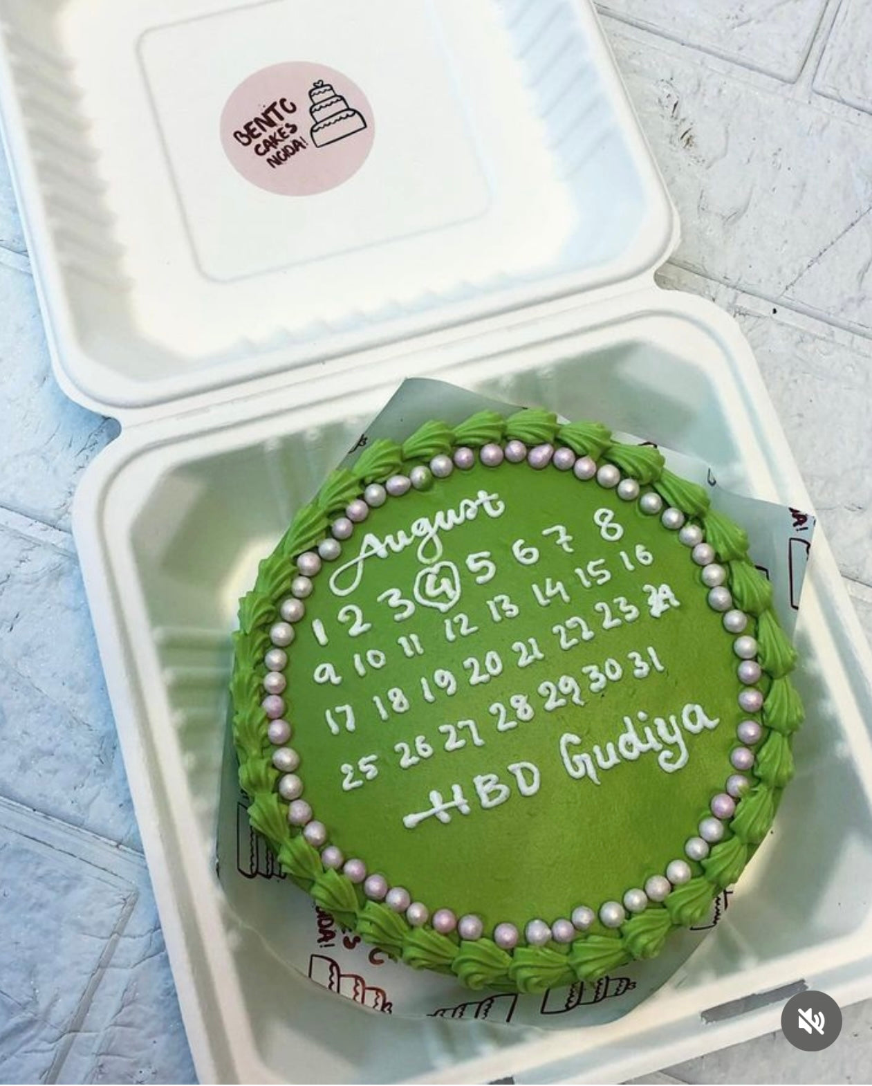Calendar Green Theme Cake