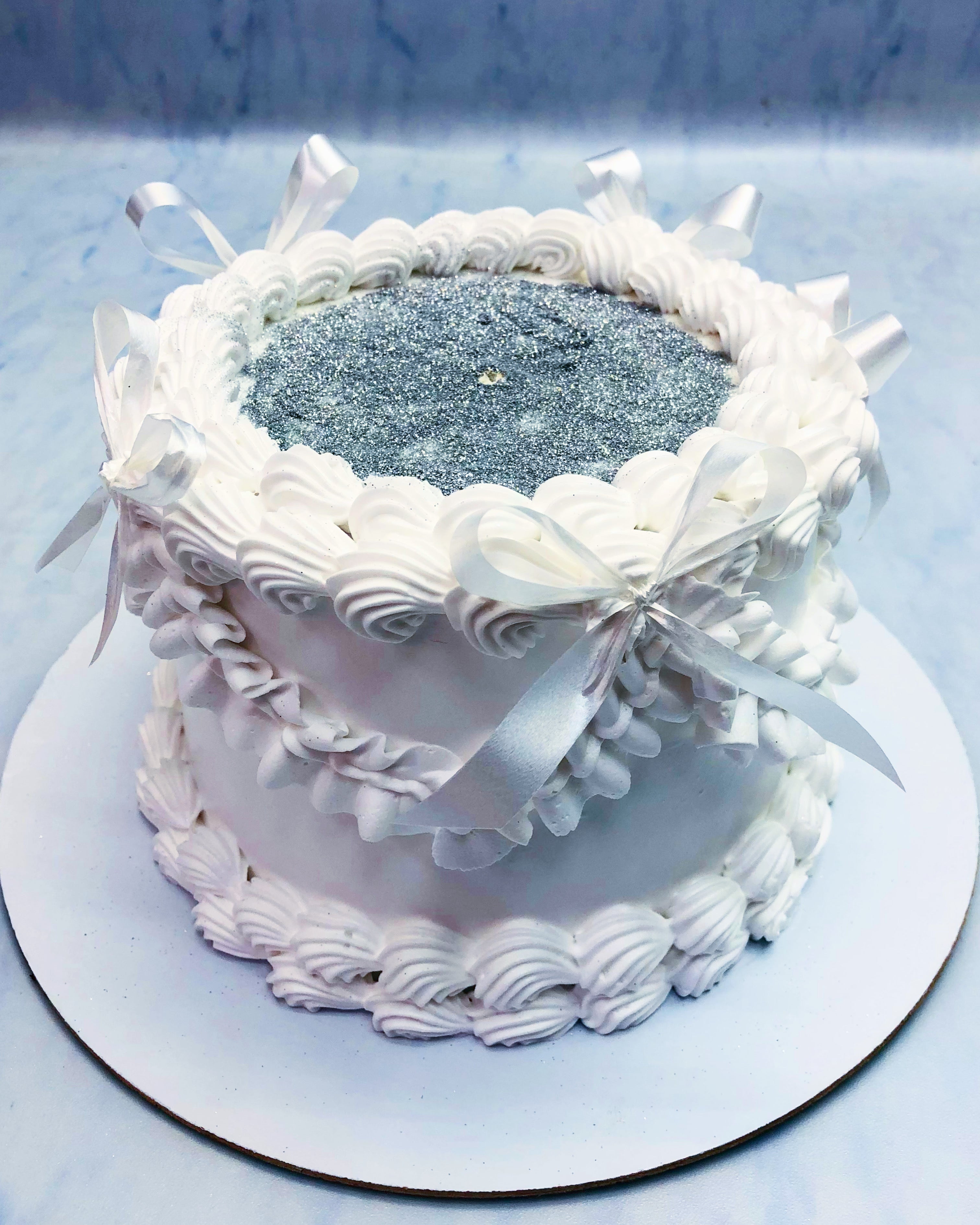 Glitter Blowup Round Cake