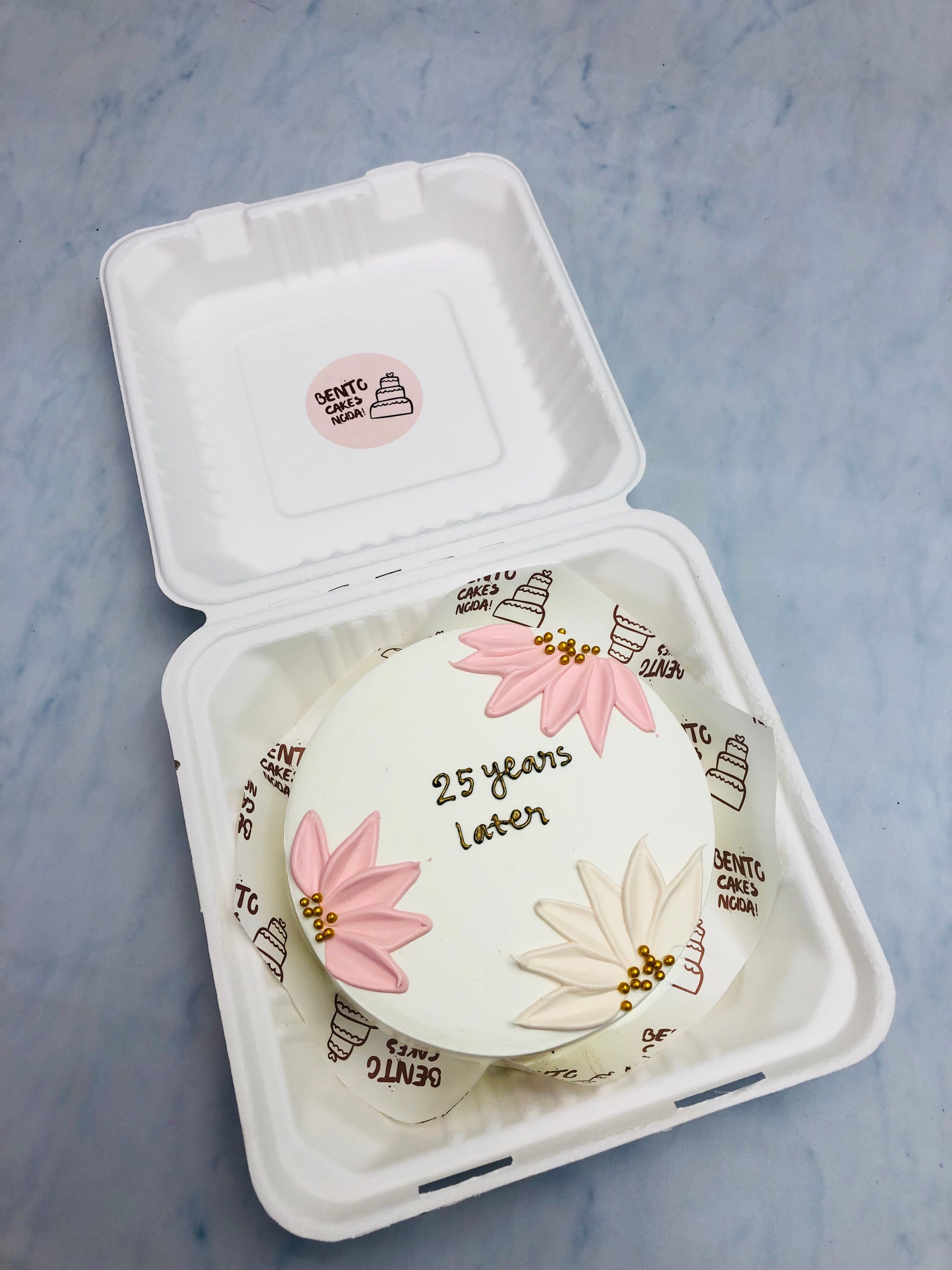 Basic Flowers Theme White Bento Cake