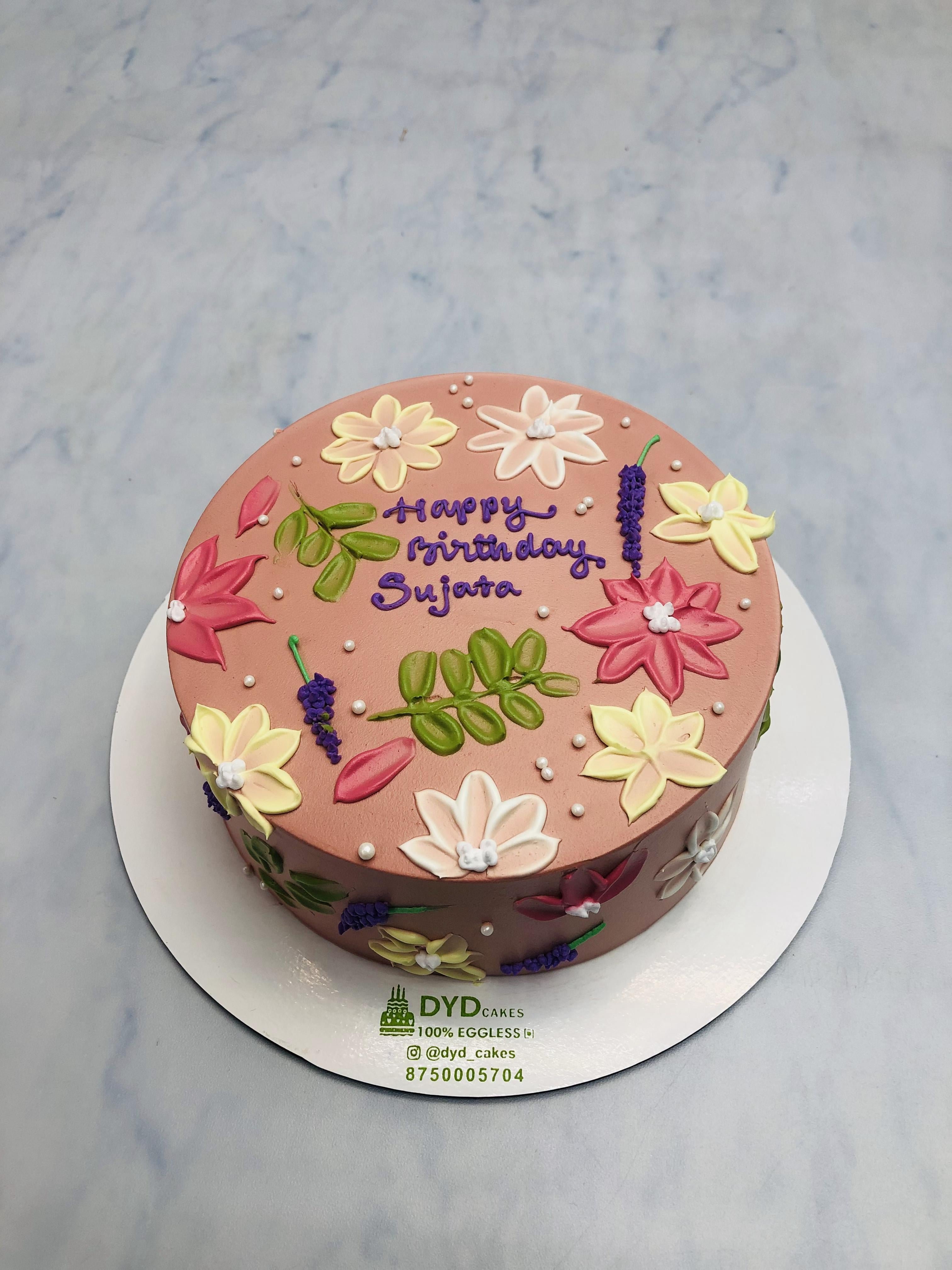 Aesthetic Florals on Maroon Color Cake