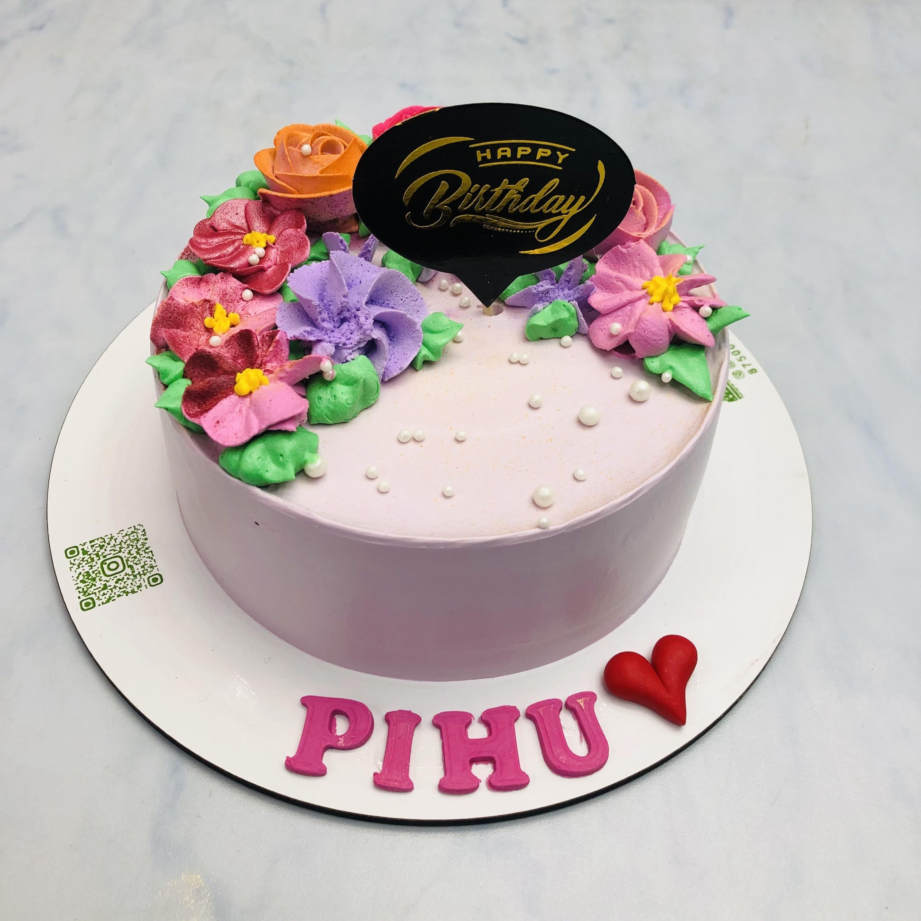 Beautiful Creamy Flowers Birthday Cake