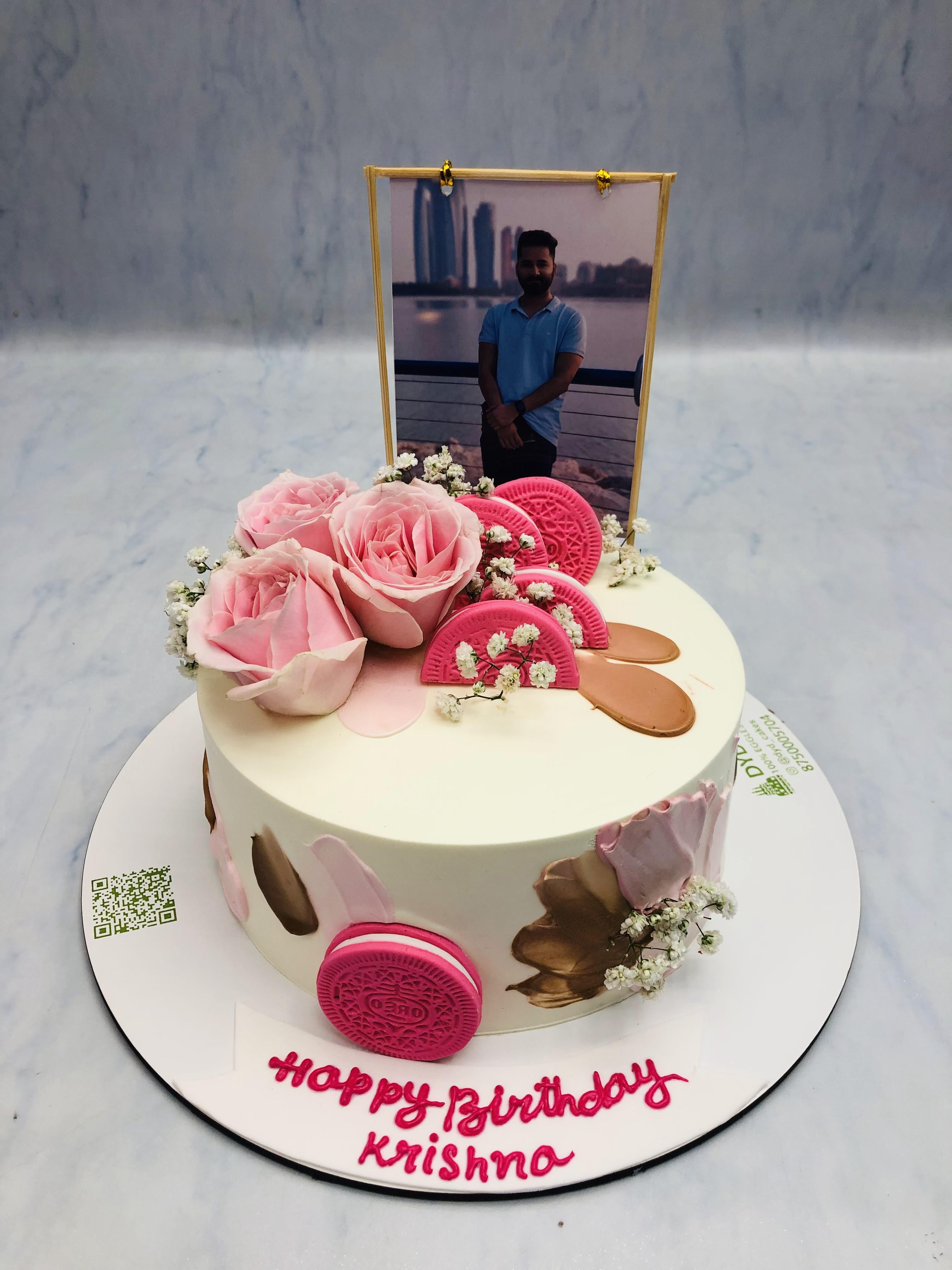 Roses With Pink Oreo Cake