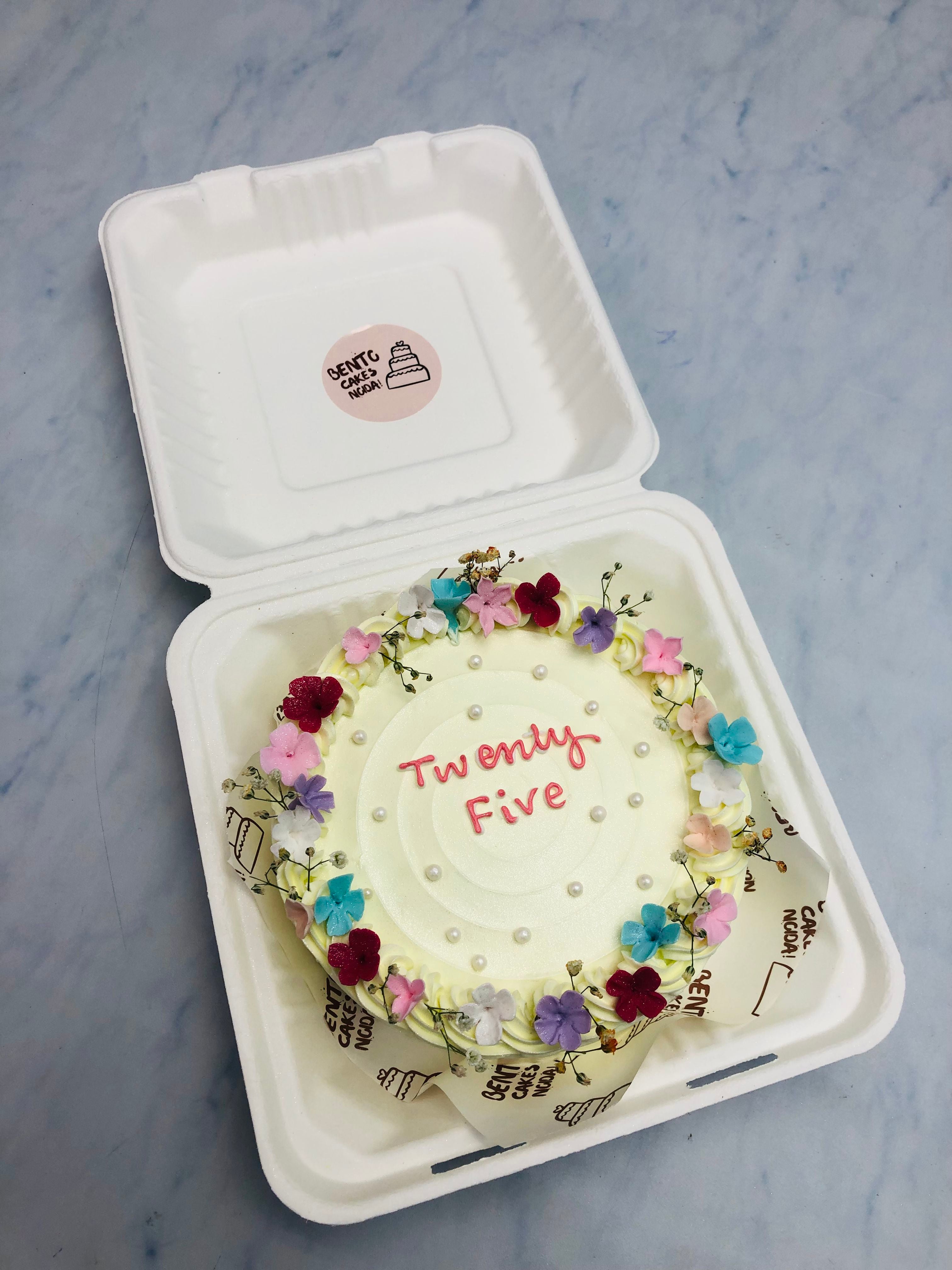 Charming Flowers Theme Off-white Bento Cake