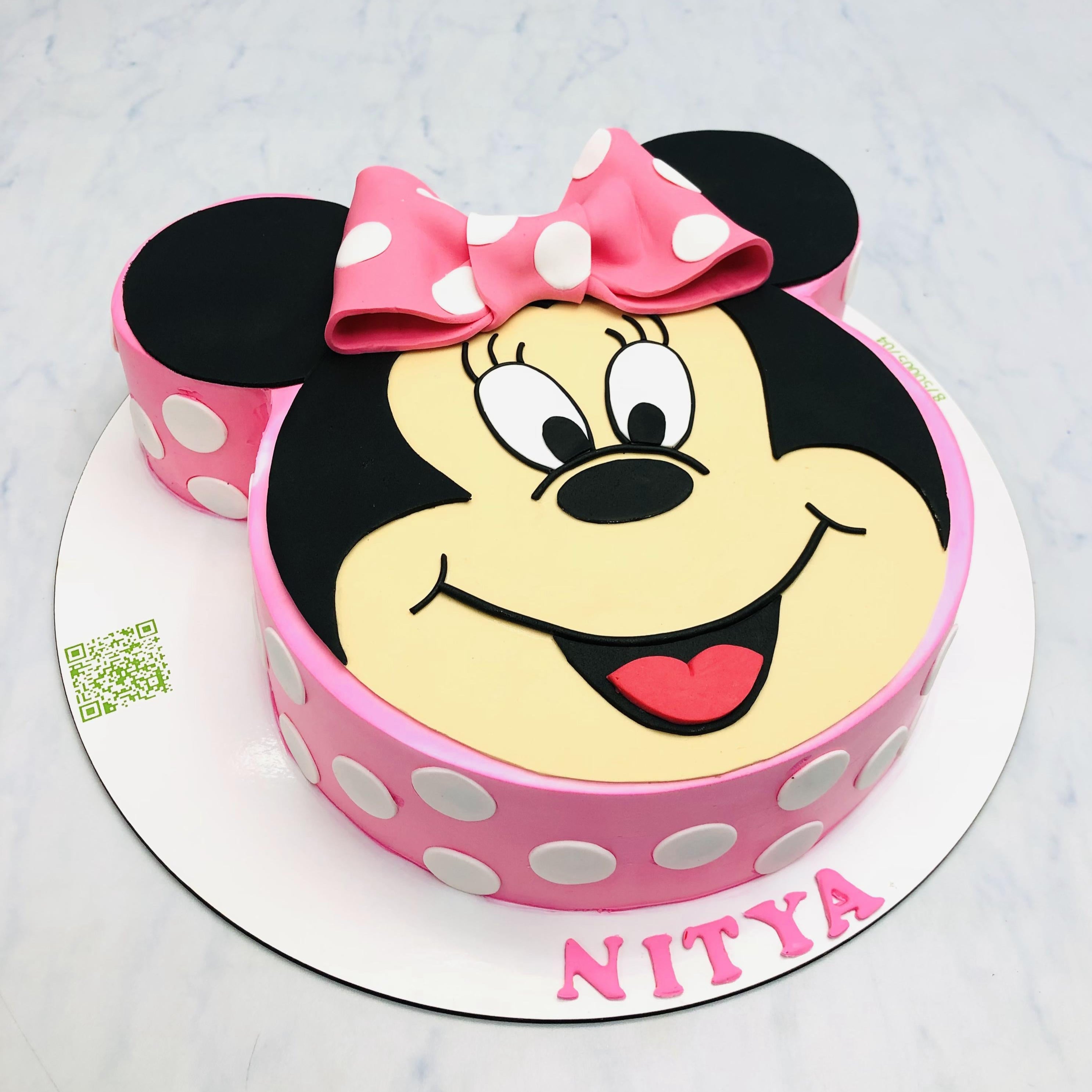 Cute Minnie Mouse Face Cake