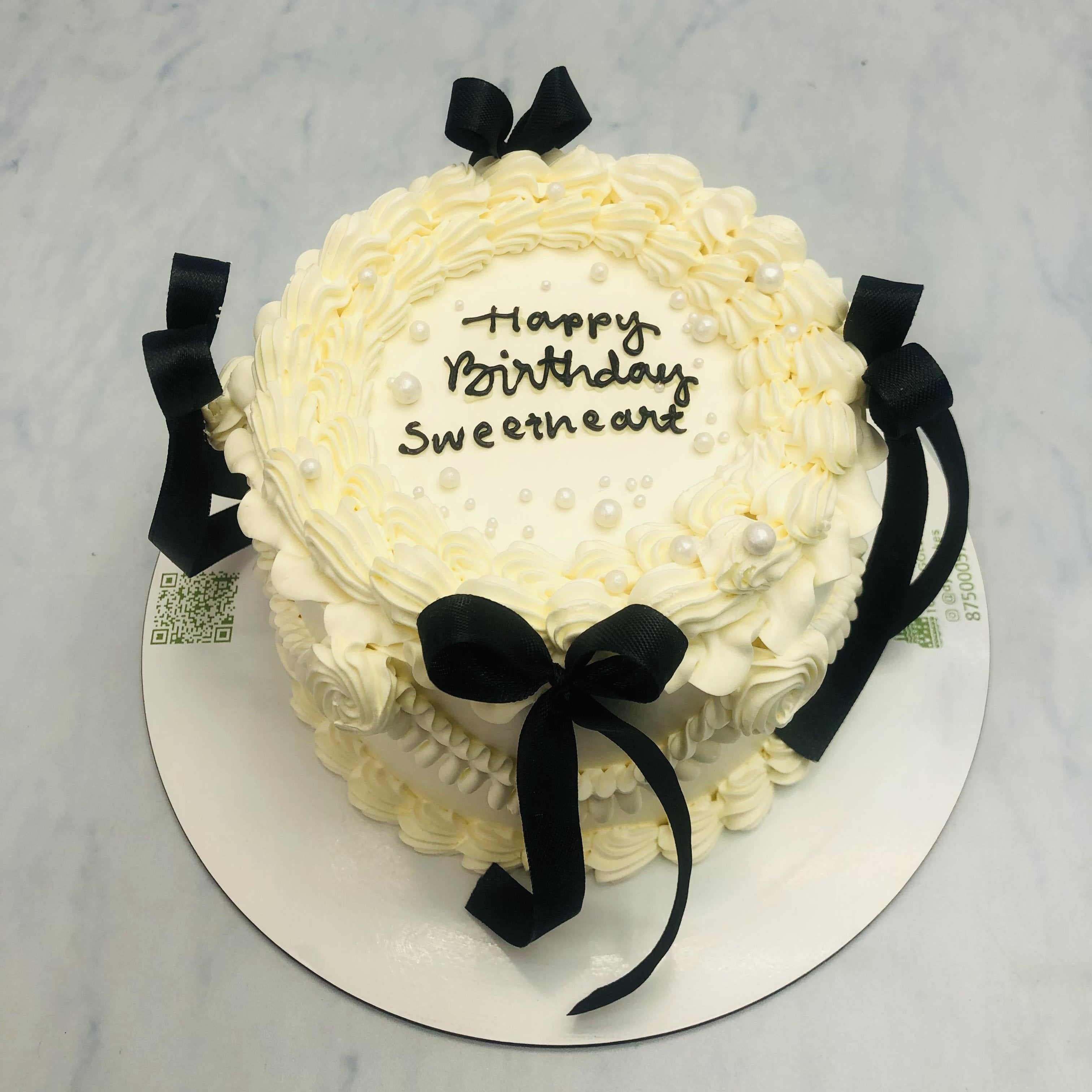 Beautiful Designer Round Birthday Cake