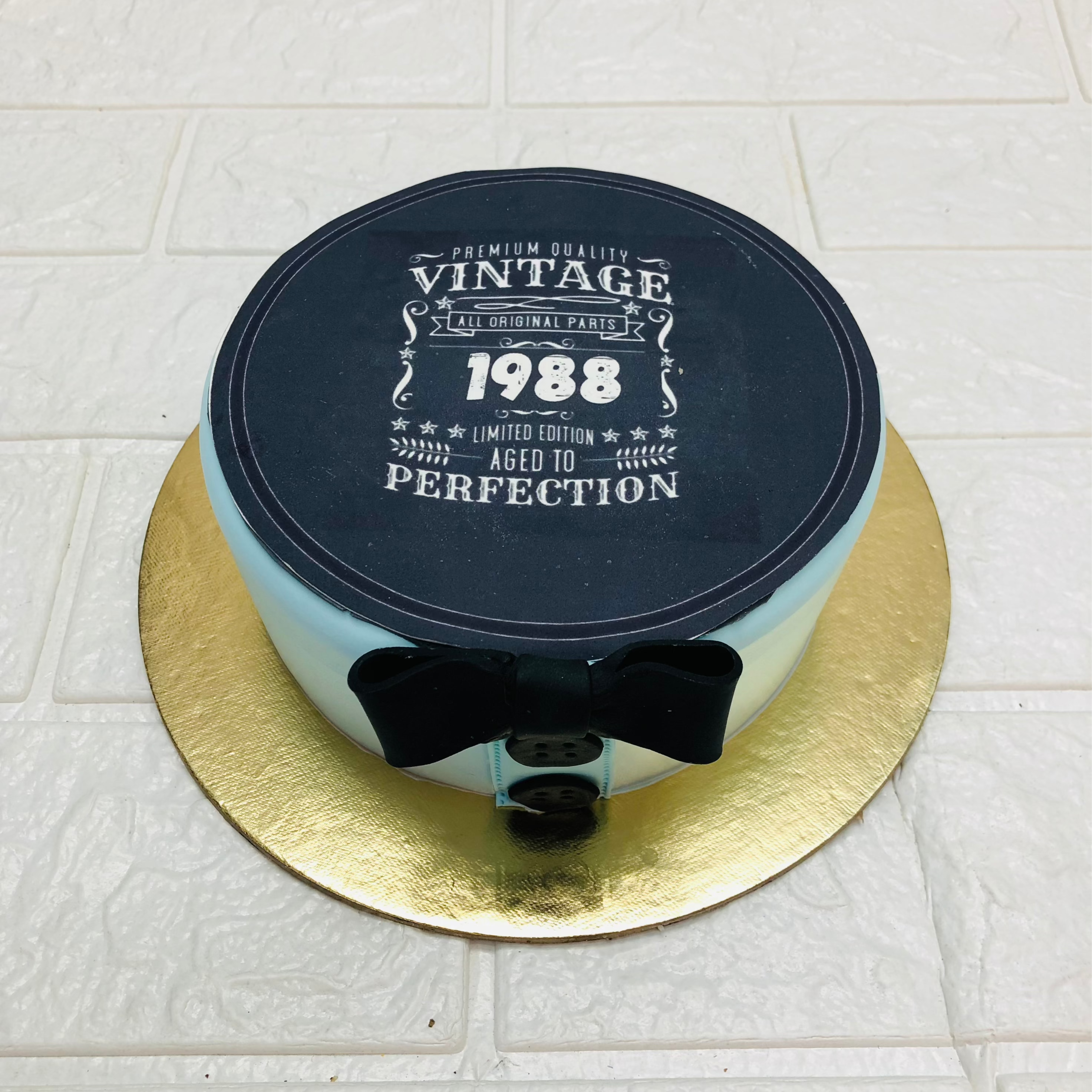 Vintage Theme Men's Cake
