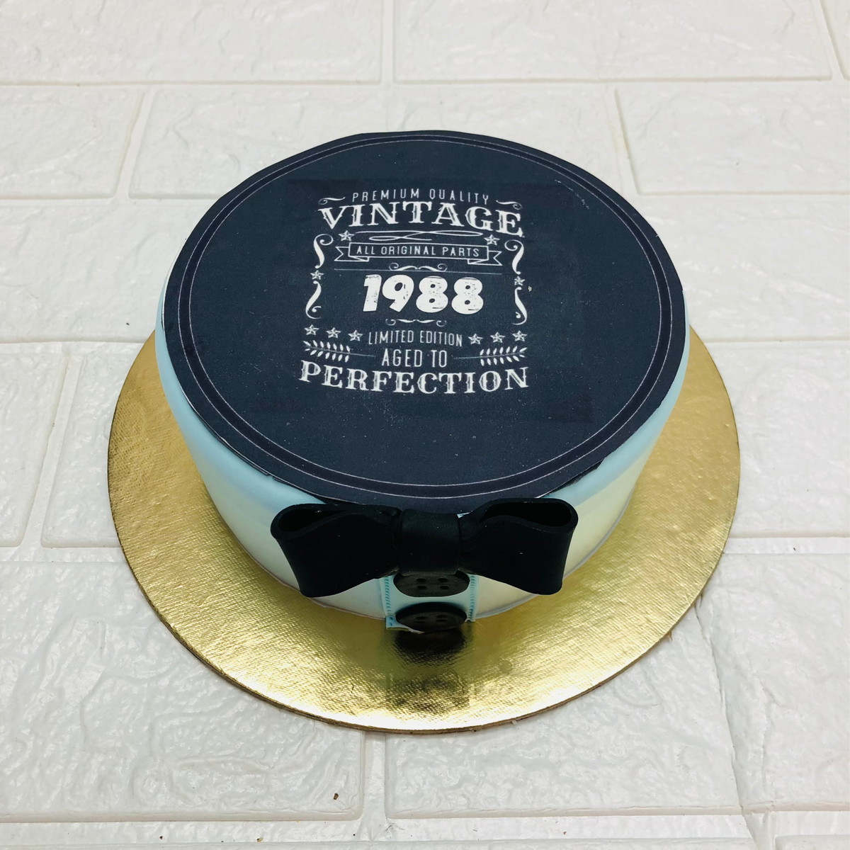 Vintage Theme Men's Cake