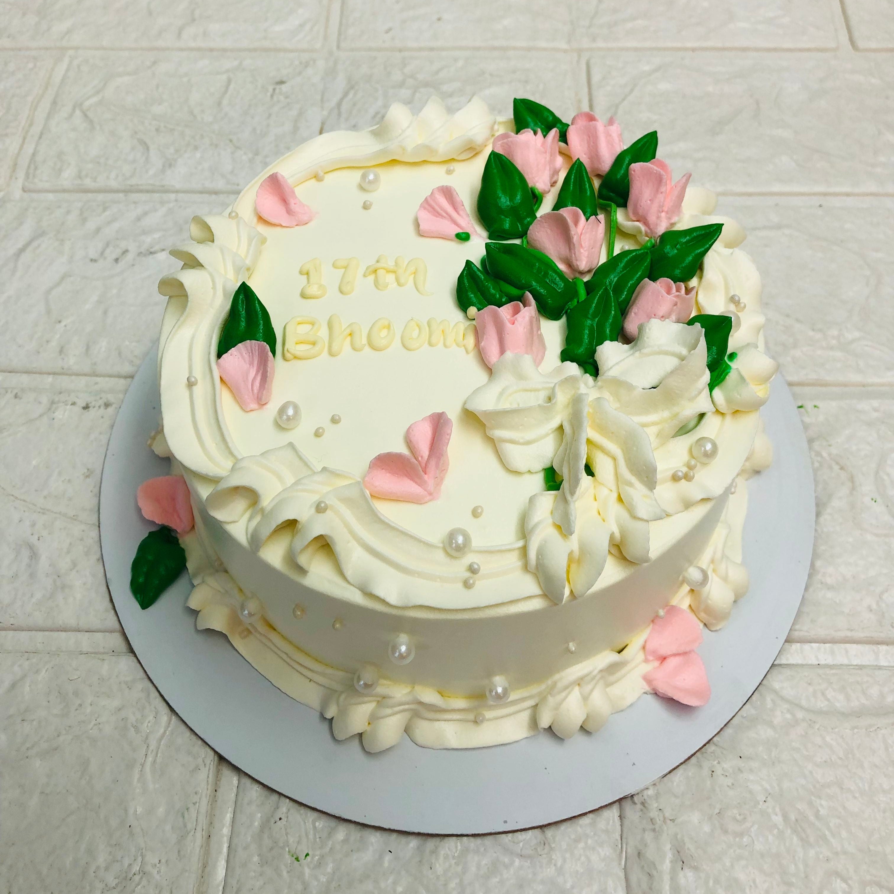 Pretty Floral Theme Birthday Cake