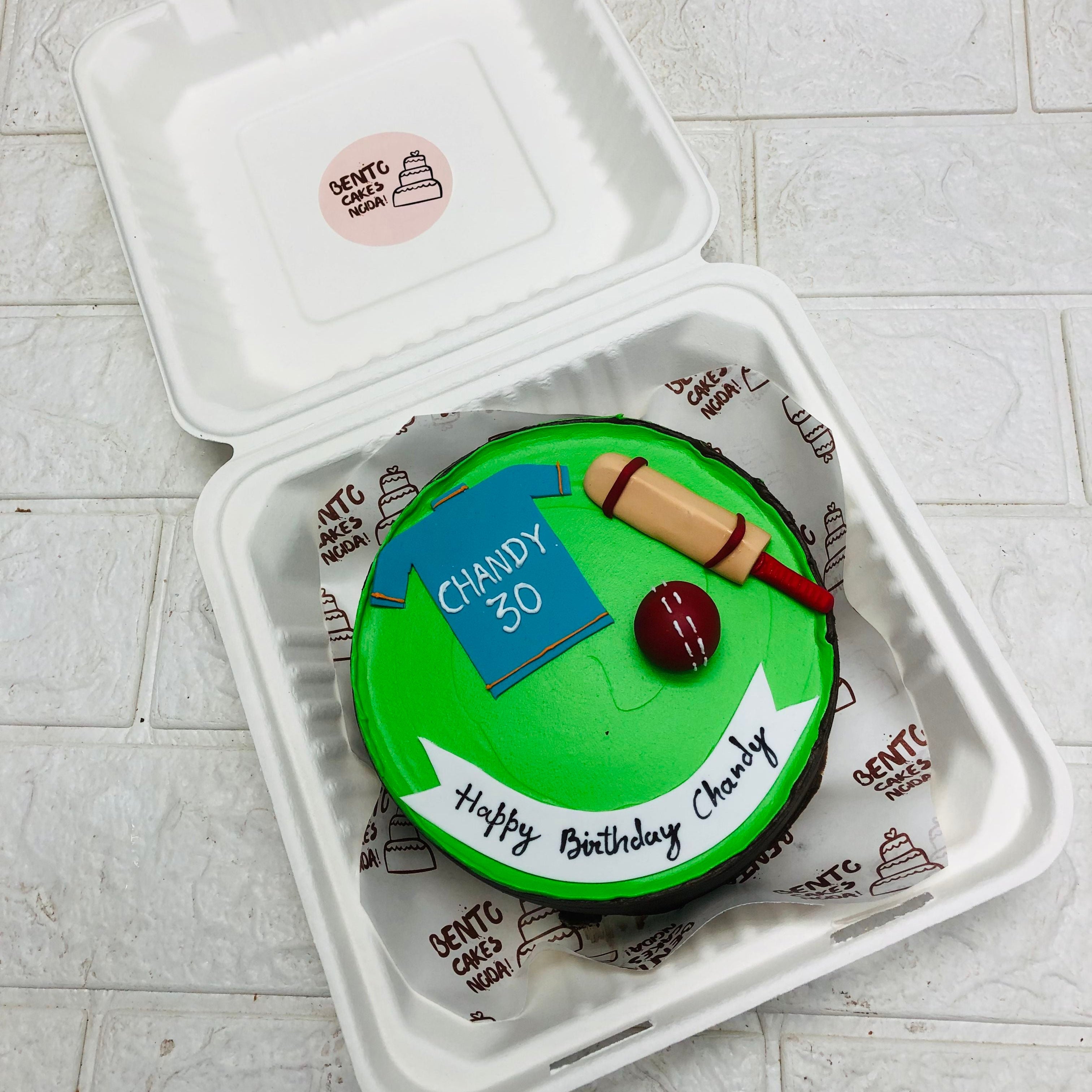 Cricket bento cakes with bat ball jersey