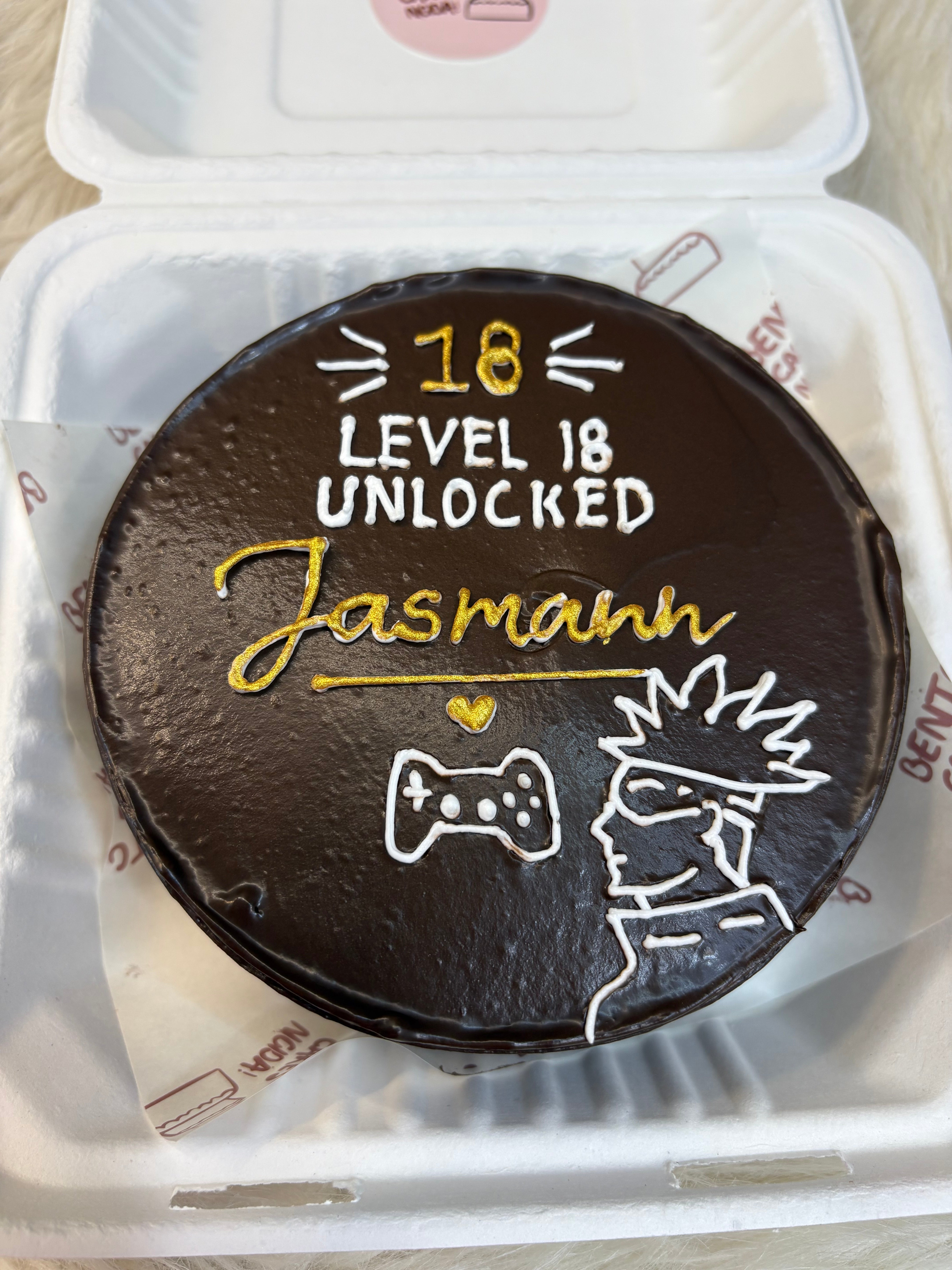 Gaming Birthday Bento Cake – Level 18 Unlocked